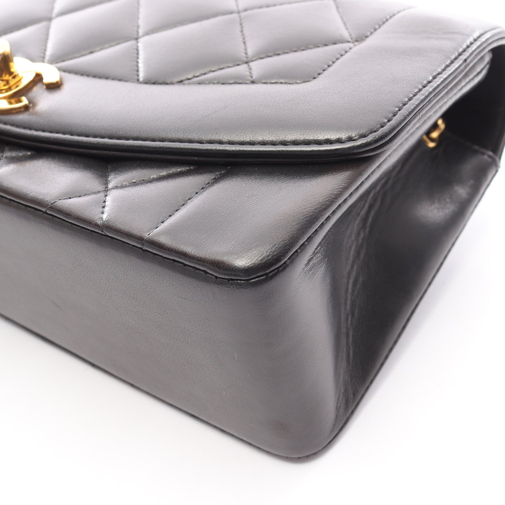 マトラッセ ダイアナフラップ チェーンショルダーバッグ ラムスキン ブラック ゴールド金具 シャネル バッグ CHANEL