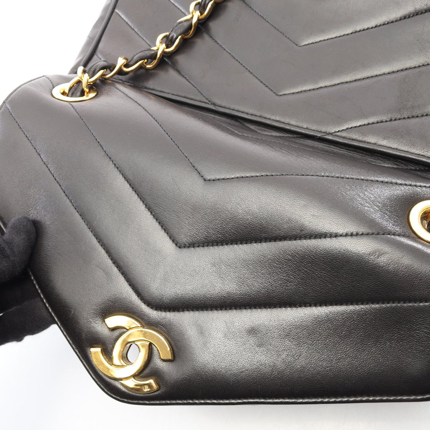 Vステッチ チェーンショルダーバッグ ラムスキン ブラック ゴールド金具 シャネル バッグ CHANEL