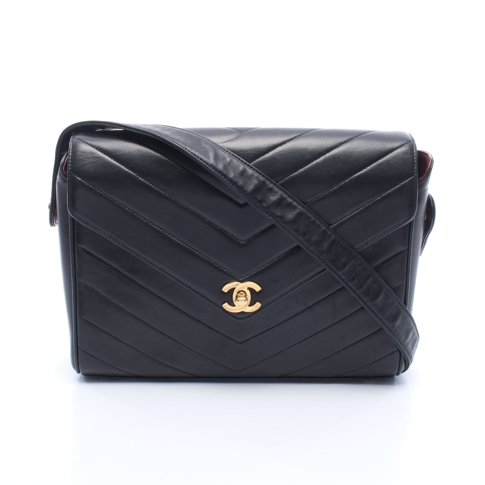 シェブロン Vステッチ ショルダーバッグ ラムスキン ブラック ゴールド金具 シャネル バッグ CHANEL