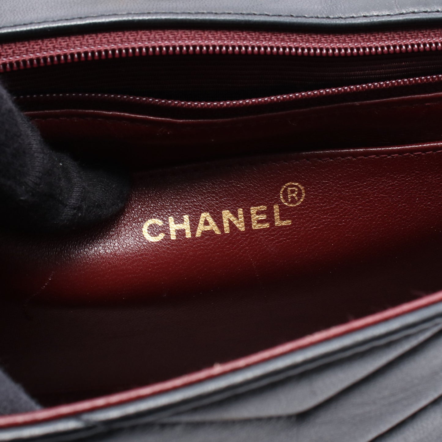 シェブロン Vステッチ ショルダーバッグ ラムスキン ブラック ゴールド金具 シャネル バッグ CHANEL