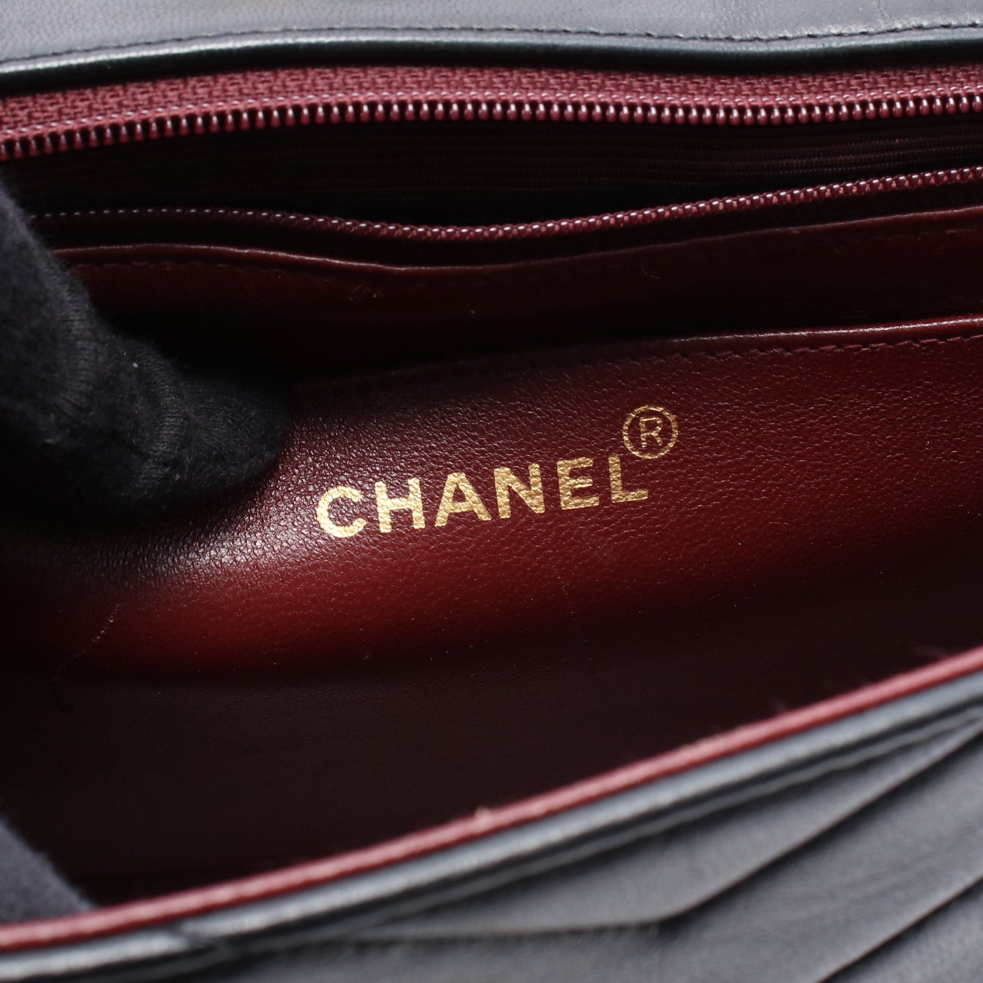 シェブロン Vステッチ ショルダーバッグ ラムスキン ブラック ゴールド金具 シャネル バッグ CHANEL