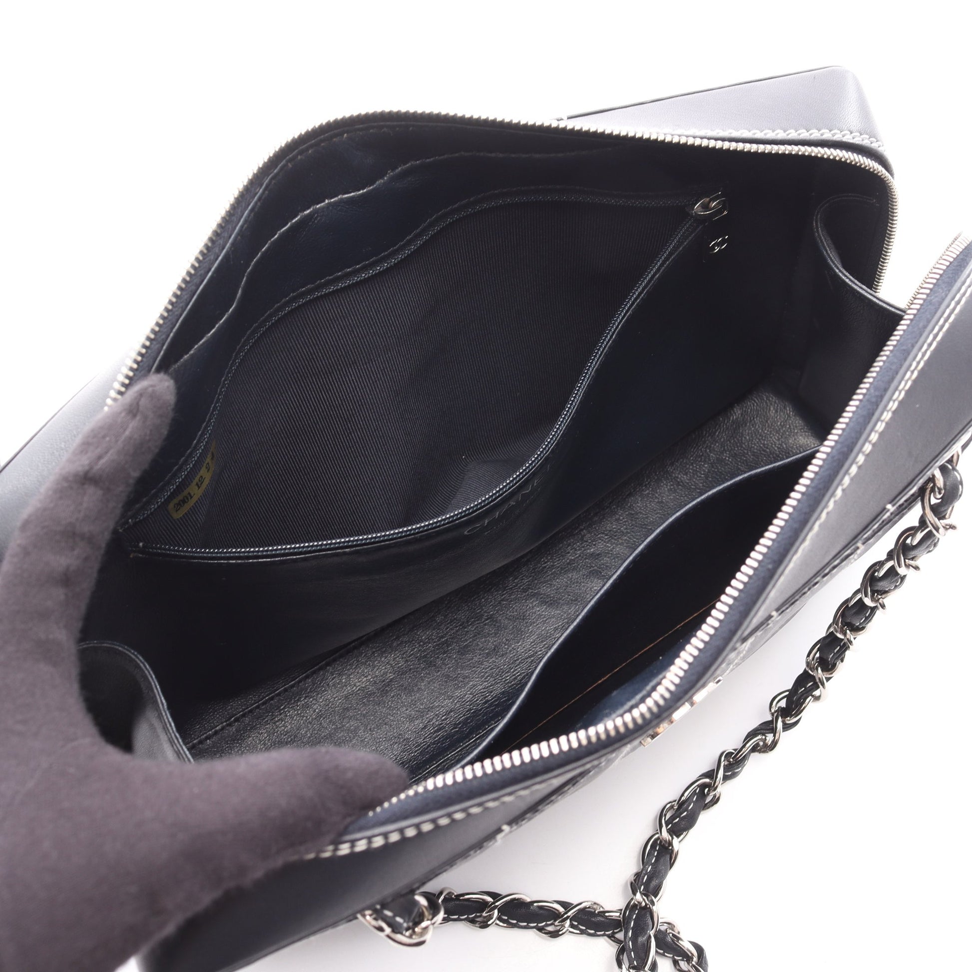 チョコバー ワイルドステッチ チェーンショルダーバッグ レザー ダークネイビー シルバー金具 シャネル バッグ CHANEL