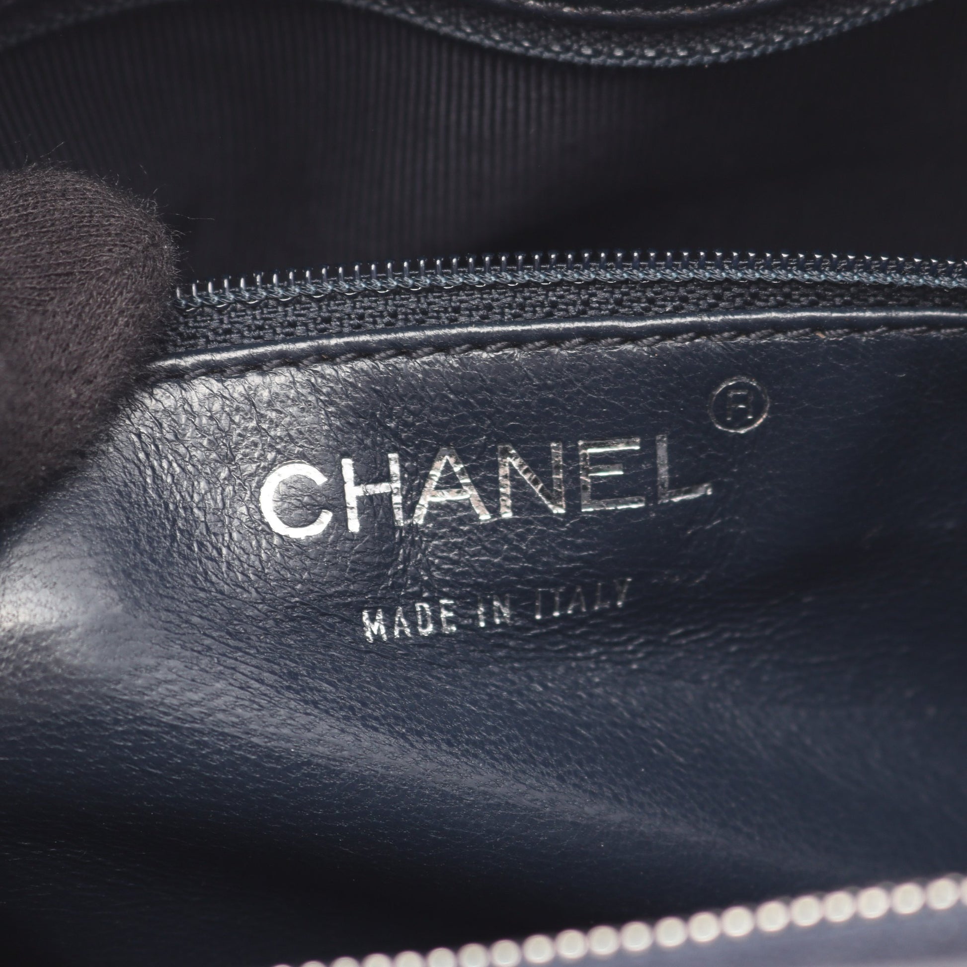 チョコバー ワイルドステッチ チェーンショルダーバッグ レザー ダークネイビー シルバー金具 シャネル バッグ CHANEL