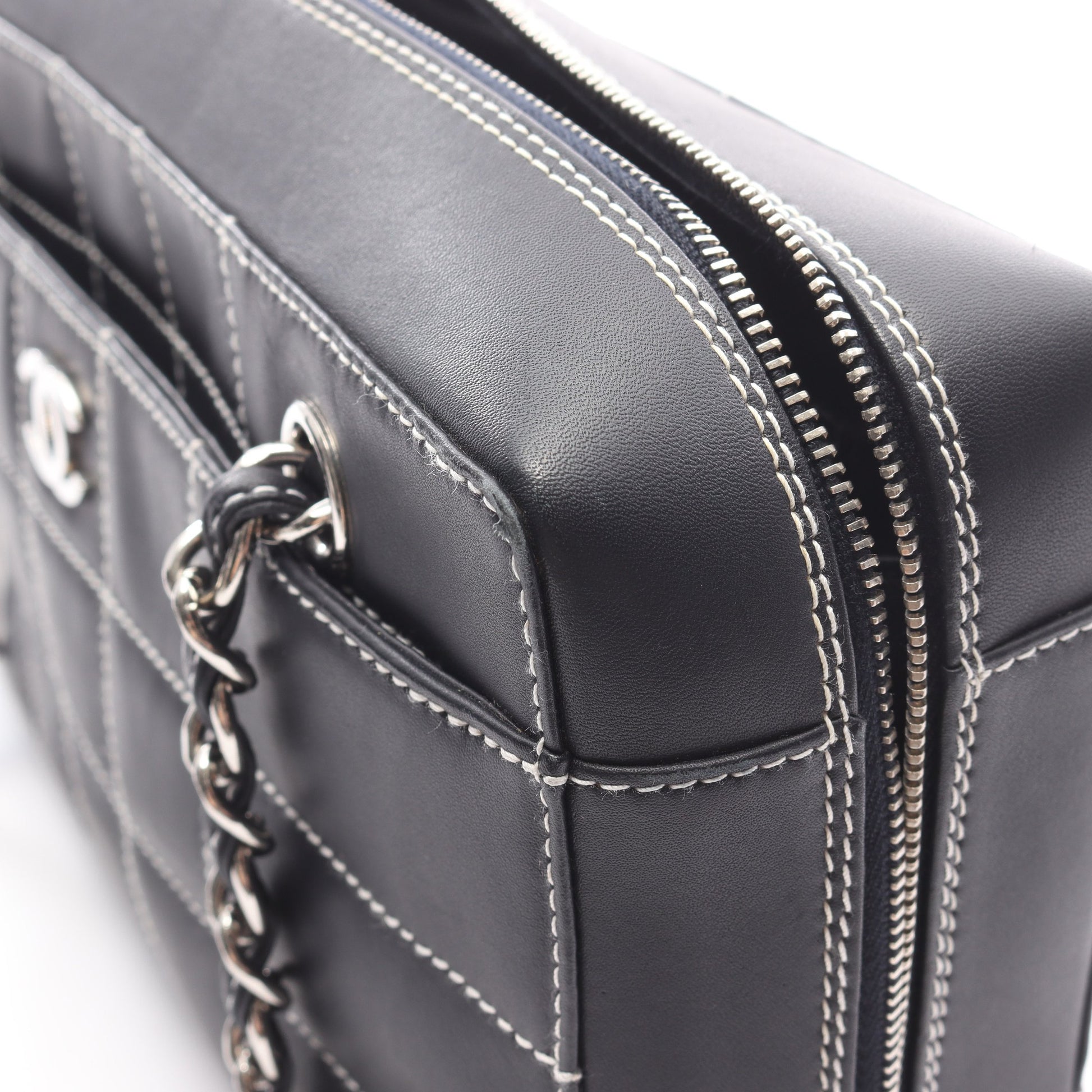 チョコバー ワイルドステッチ チェーンショルダーバッグ レザー ダークネイビー シルバー金具 シャネル バッグ CHANEL