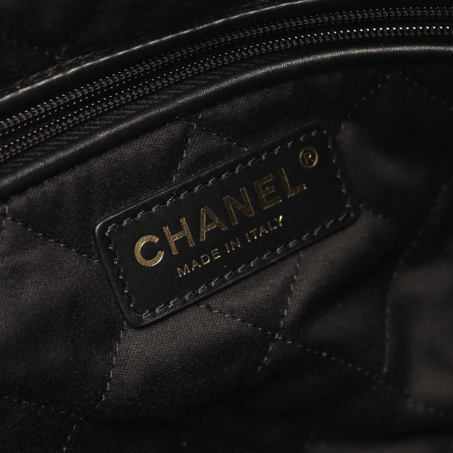 マトラッセ シャネル22 ラージ チェーンショルダーバッグ レザー ブラック ゴールド金具 シャネル バッグ CHANEL