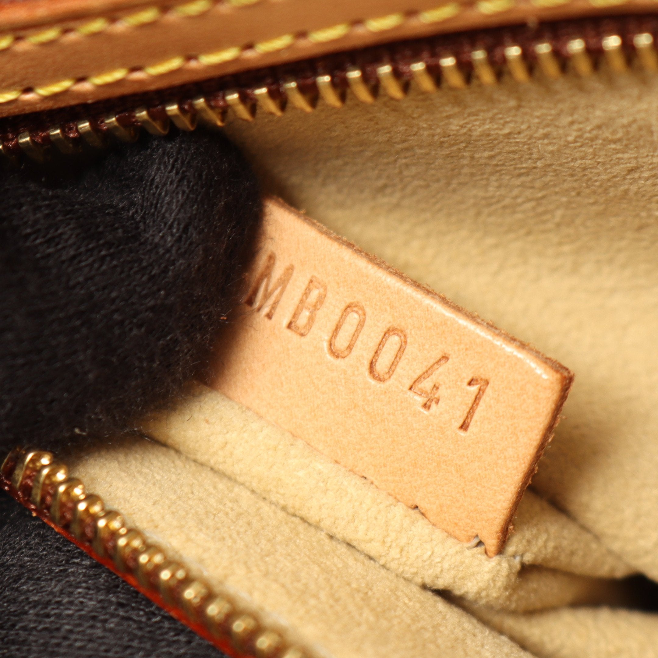 ヴィトン   モノグラム  バビロン ショルダーバッグ LOUIS VUITTON ルイヴィトン バビロン モノグラム ショルダーバッグ