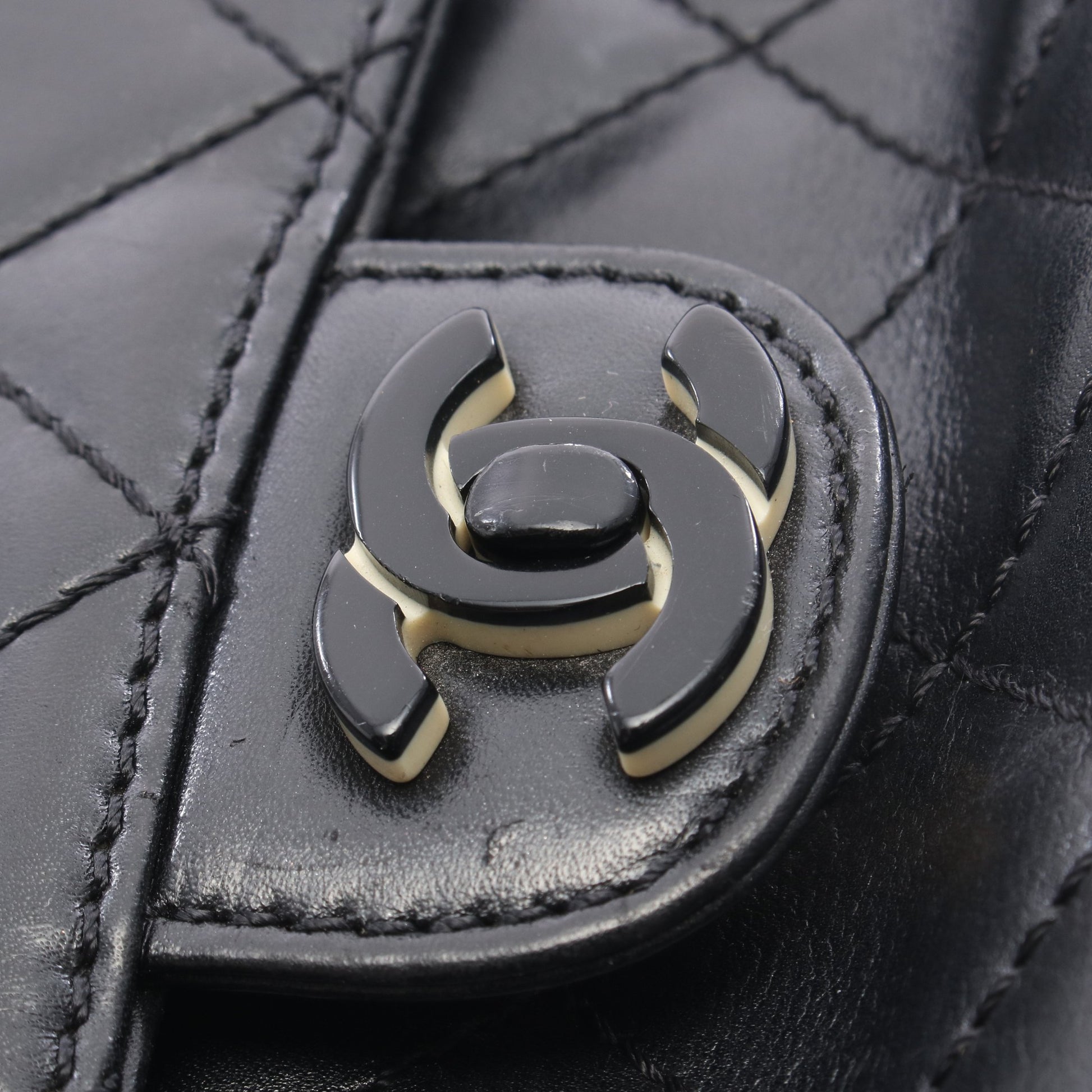 マトラッセ プラ チェーンショルダーバッグ ラムスキン ブラック ゴールド金具 シャネル バッグ CHANEL