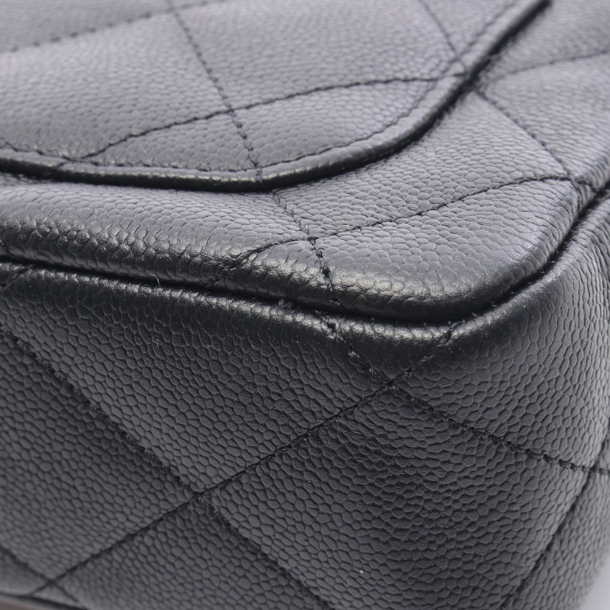 マトラッセ Wチェーンショルダーバッグ キャビアスキン ブラック ゴールド金具 シャネル バッグ CHANEL