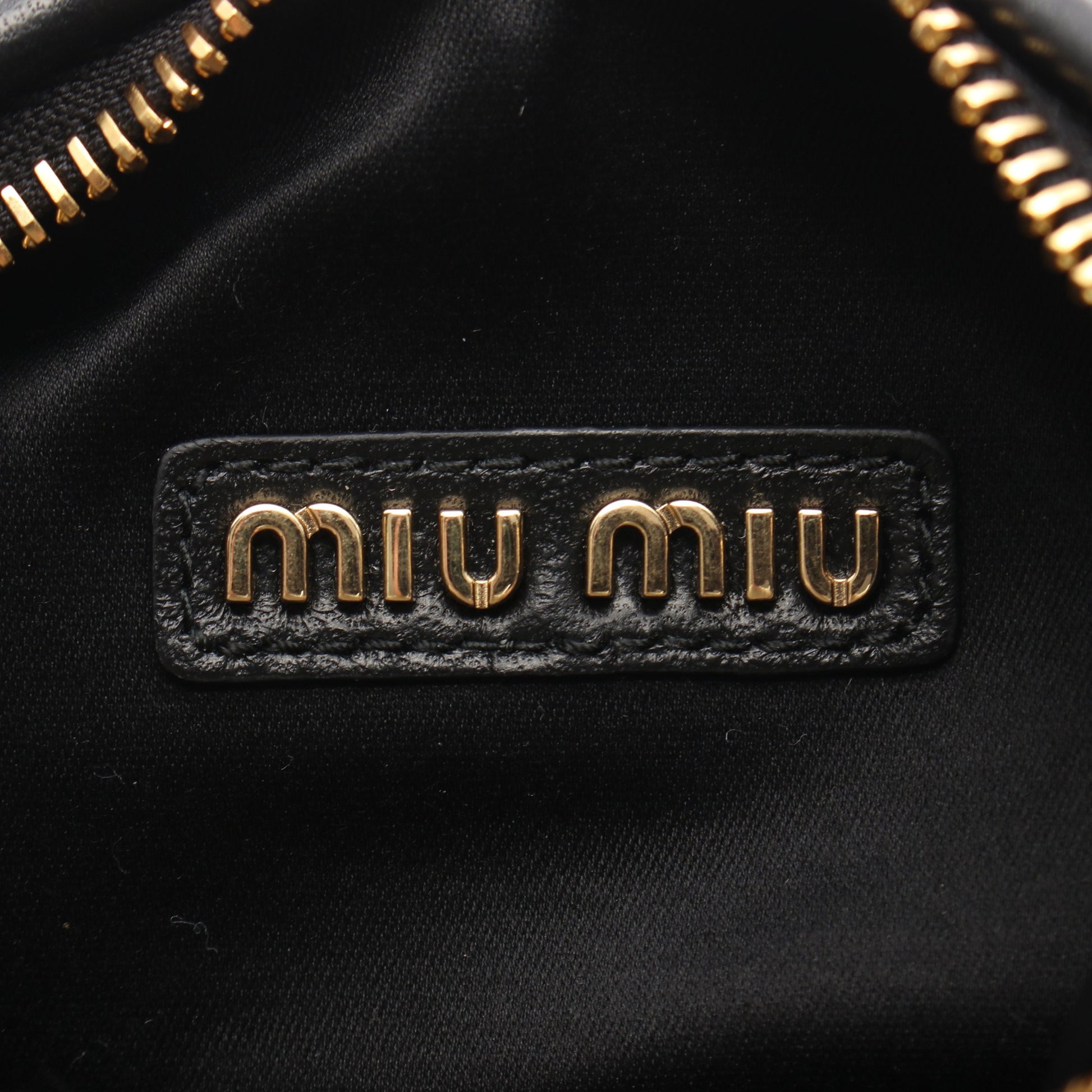 ワンダー マテラッセ ホーボーバッグ 2WAY ハンドバッグ レザー ブラック ミュウミュウ バッグ miu miu