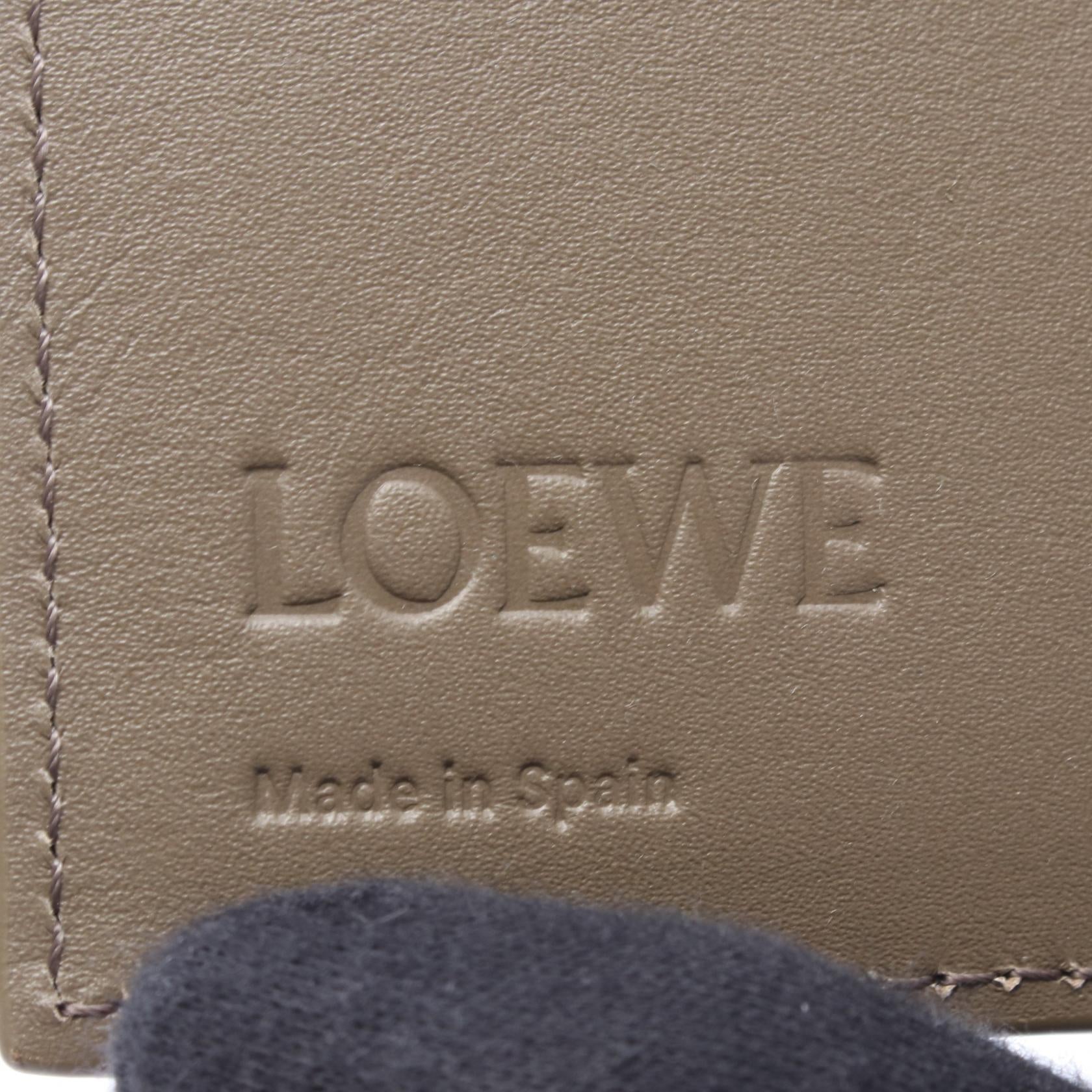 LOEWE ロエベ 財布 アナグラム トライフォールド ウォレット - グレージュ系×ブラウン系 レザー レディース 美品【本物保証】 LOEWE（ロエベ） 中古 三折財布 レディース ブランド アナグラム