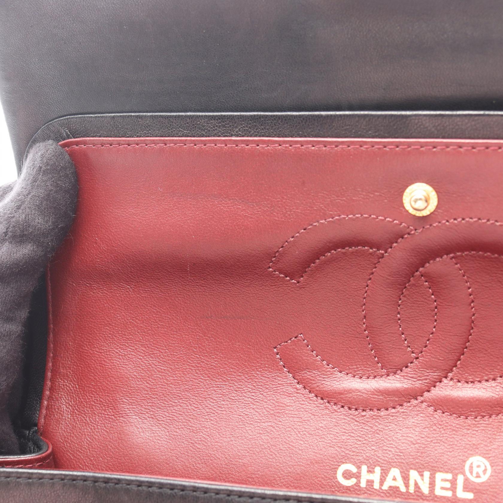 限界赤字‼️CHANEL❤️ラムスキン  Vステッチ シェブロン❤️ V Stitch CHANEL シャネル シェブロン Vステッチ チェーンショルダー