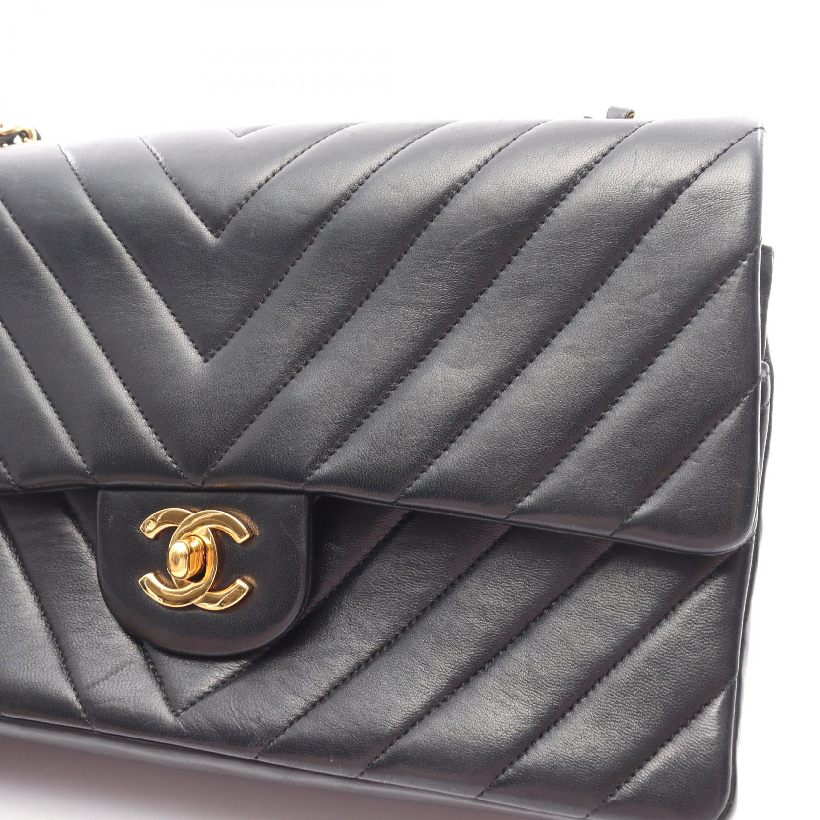 N　美品！ヴィンテージ シャネル シェブロン Vステッチ ダブルフラップ CHANEL（シャネル） （未使用 展示品）シャネル シェブロン Vステッチ
