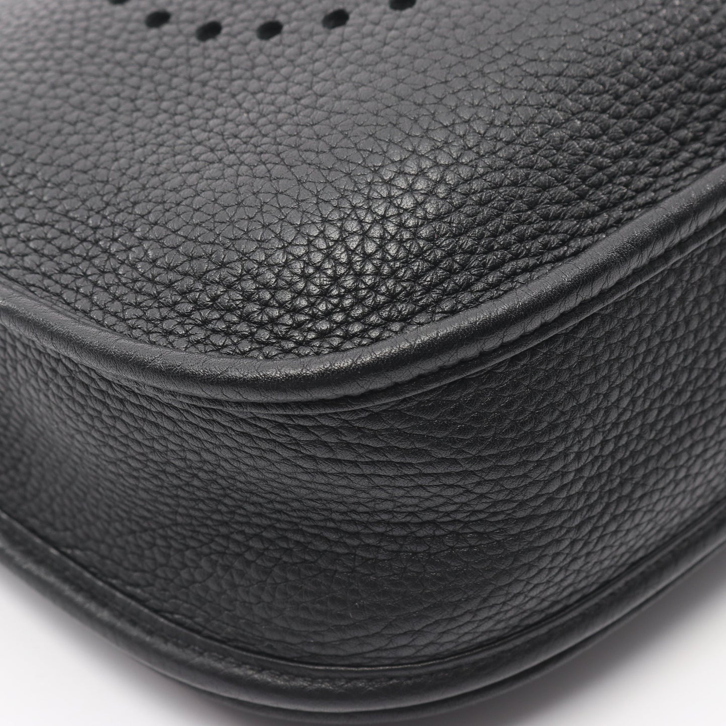 エヴリン 3 トロワ PM ショルダーバッグ トリヨンクレマンス ブラック シルバー金具 T刻印 エルメス バッグ HERMES