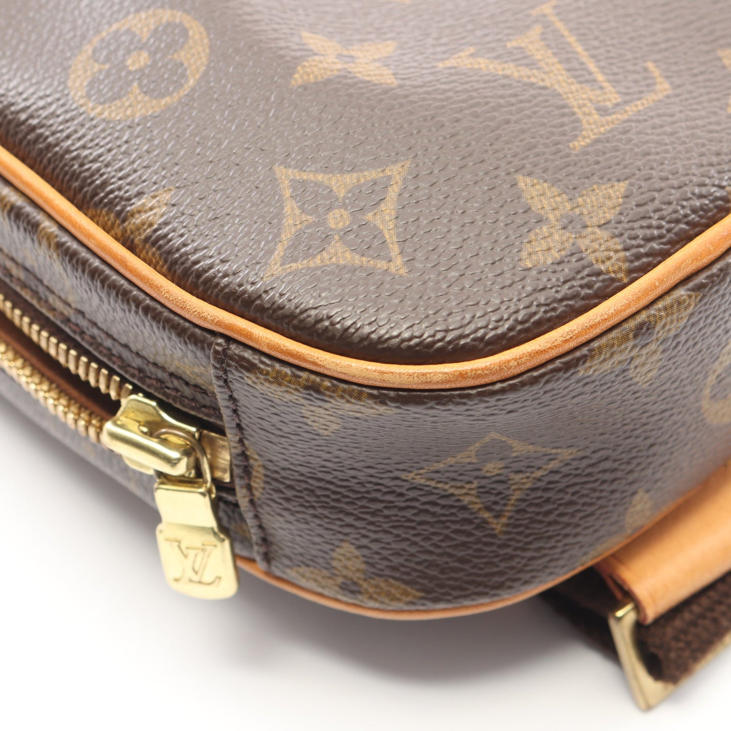 ポシェットガンジュ モノグラム ボディバッグ PVC レザー ブラウン ルイヴィトン バッグ LOUIS VUITTON