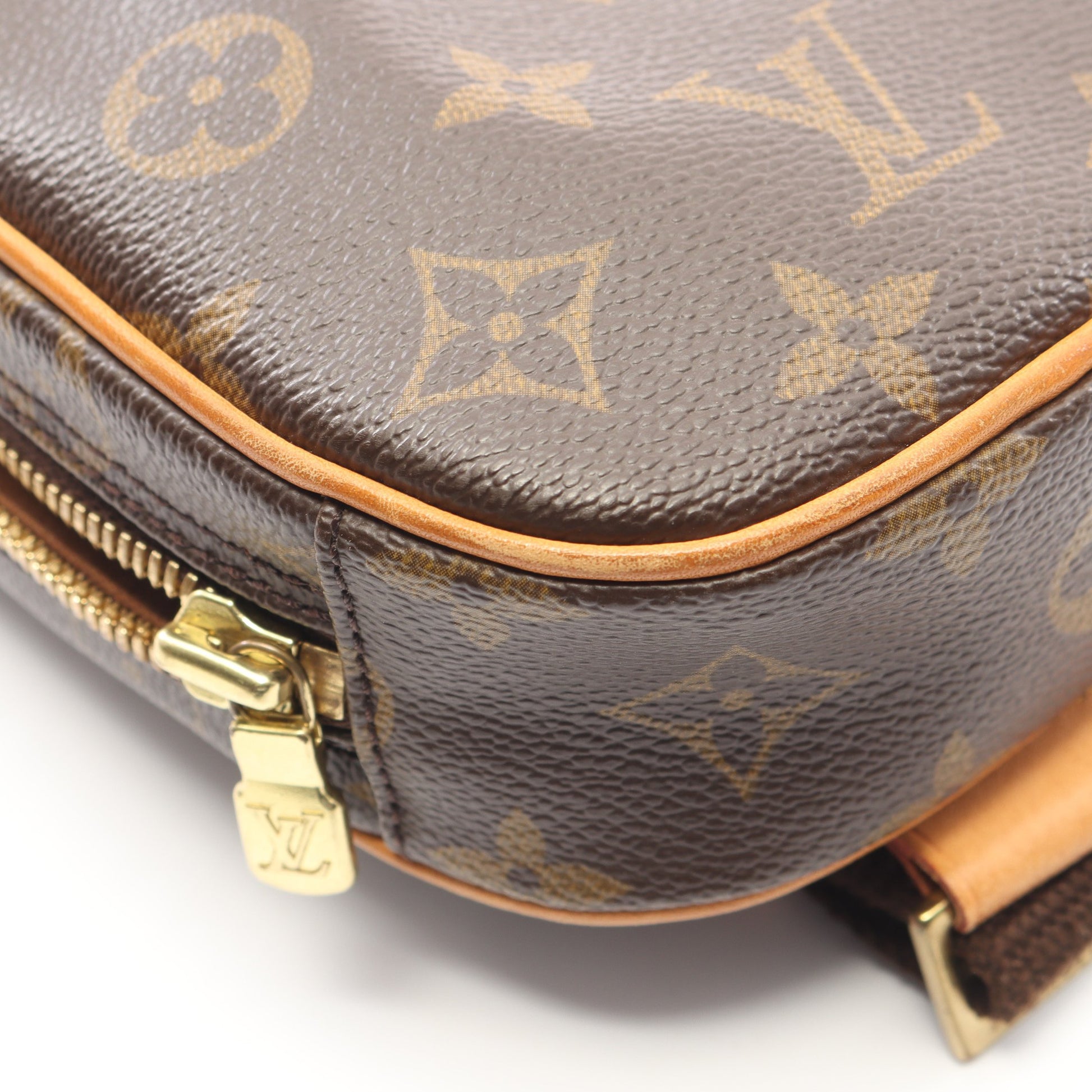ポシェットガンジュ モノグラム ボディバッグ PVC レザー ブラウン ルイヴィトン バッグ LOUIS VUITTON