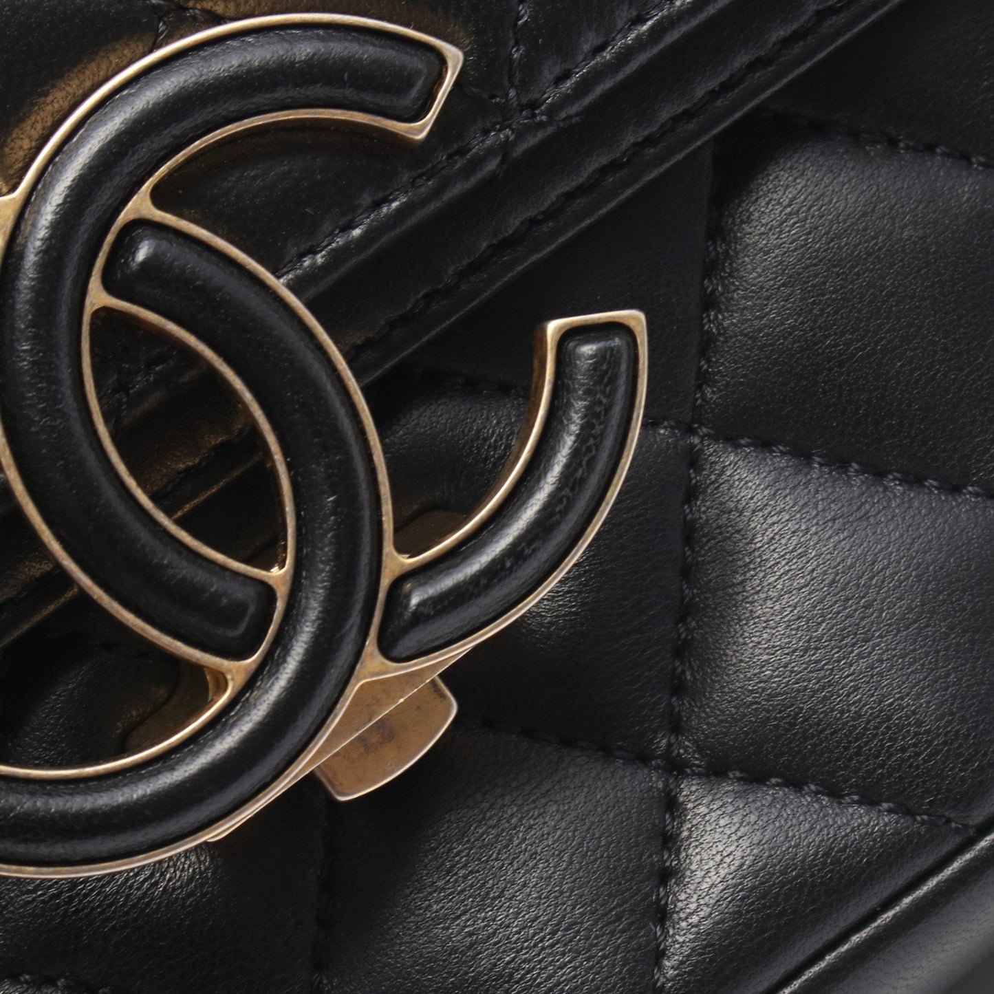マトラッセ Wフラップ Wチェーンショルダーバッグ ラムスキン ブラック ゴールド金具 シャネル バッグ CHANEL