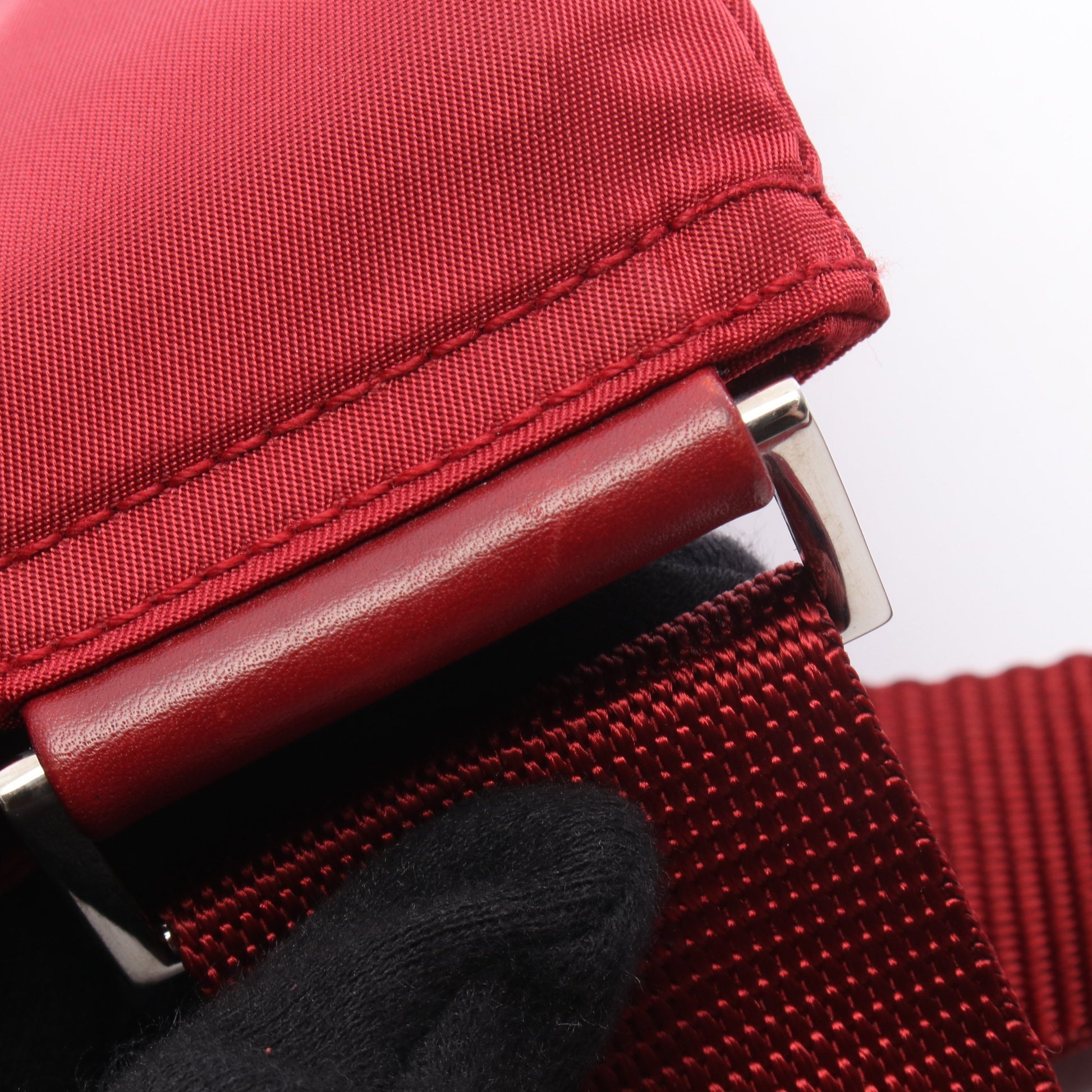 トライアングルロゴ ショルダーバッグ ナイロン レザー レッド プラダ バッグ PRADA