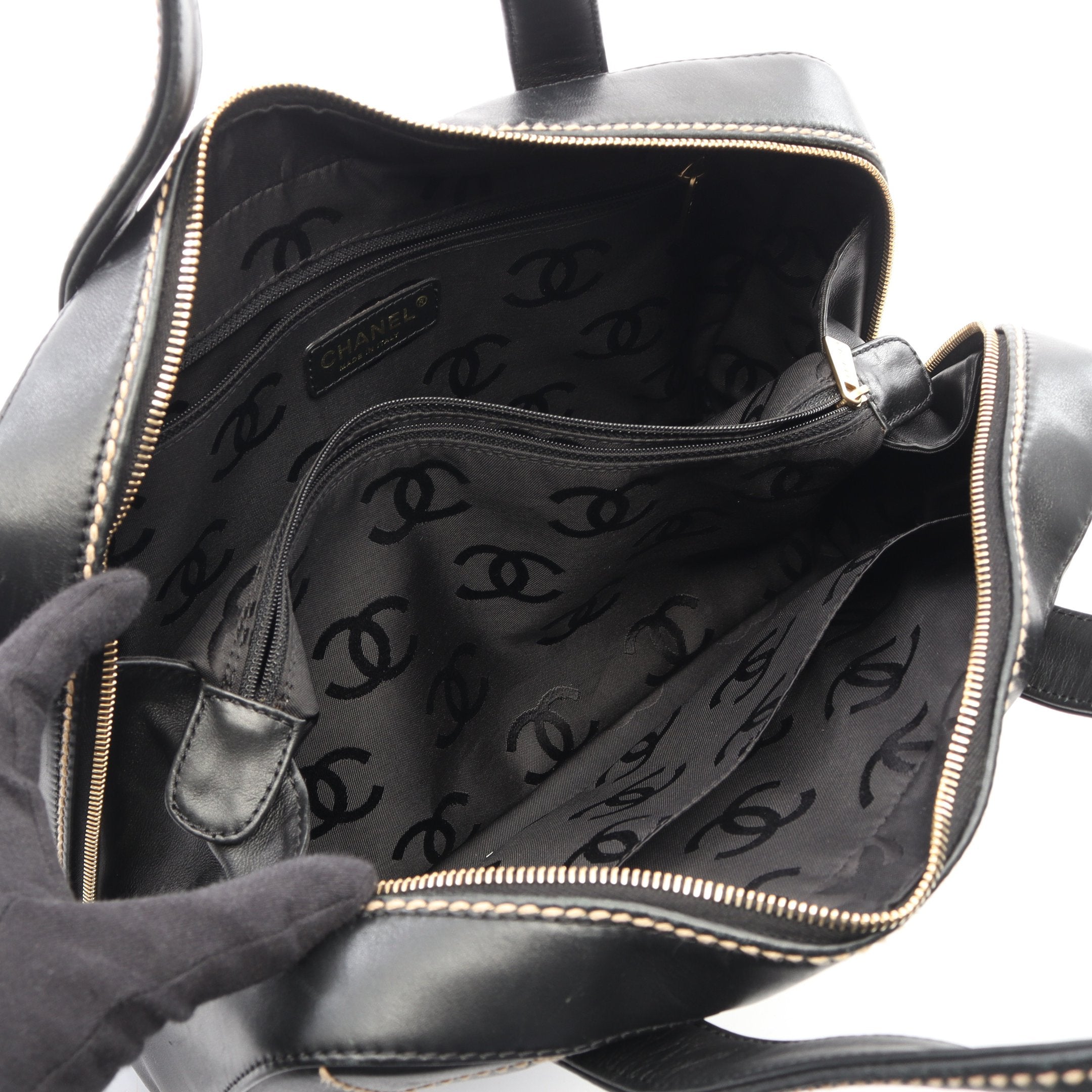 CHANEL ブラック ワイルドステッチ　バッグ ワイルドステッチ ハンドバッグ レザー ブラック ゴールド金具