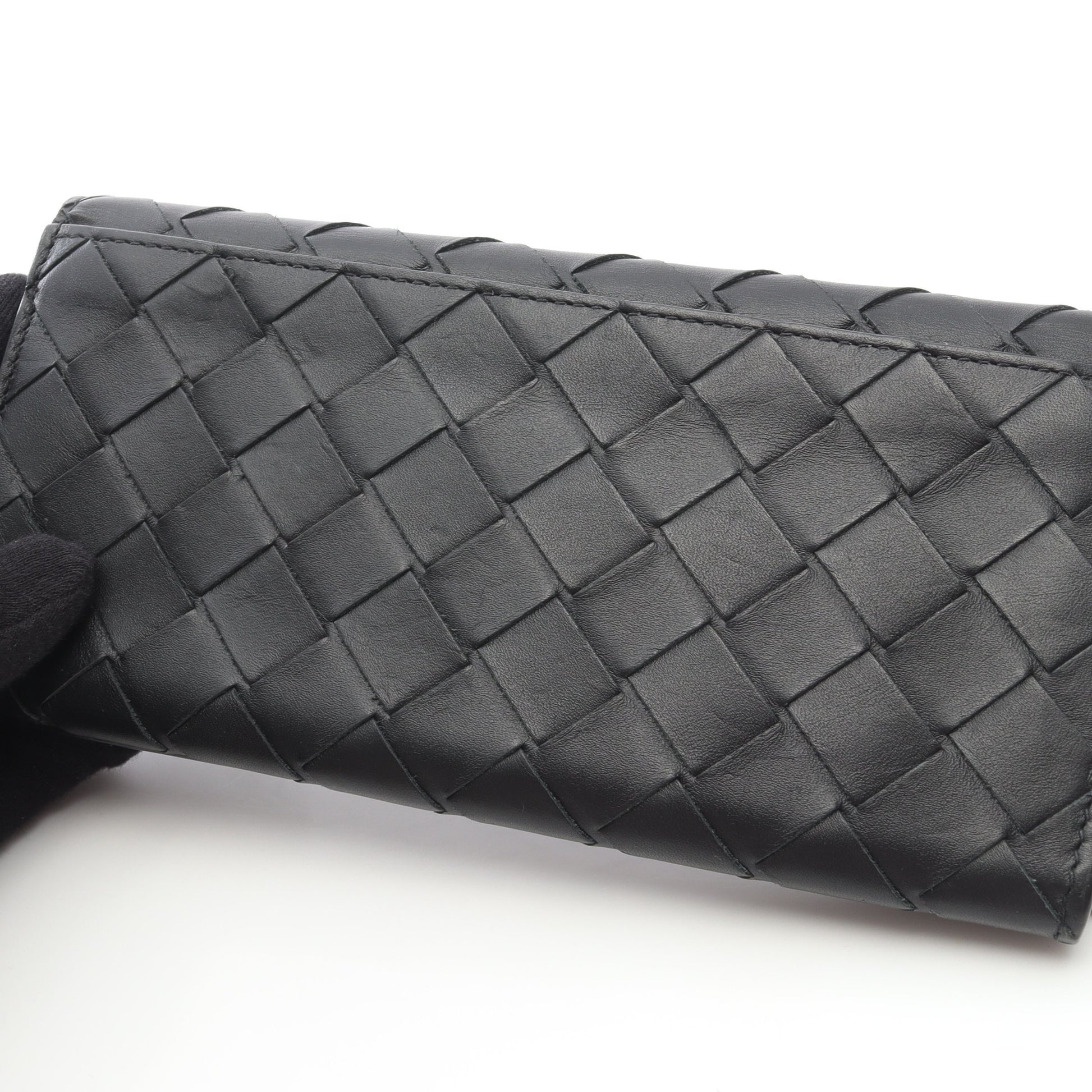 イントレチャート 札入れ 二つ折り長財布 レザー ブラック ボッテガヴェネタ 財布・小物 BOTTEGA VENETA