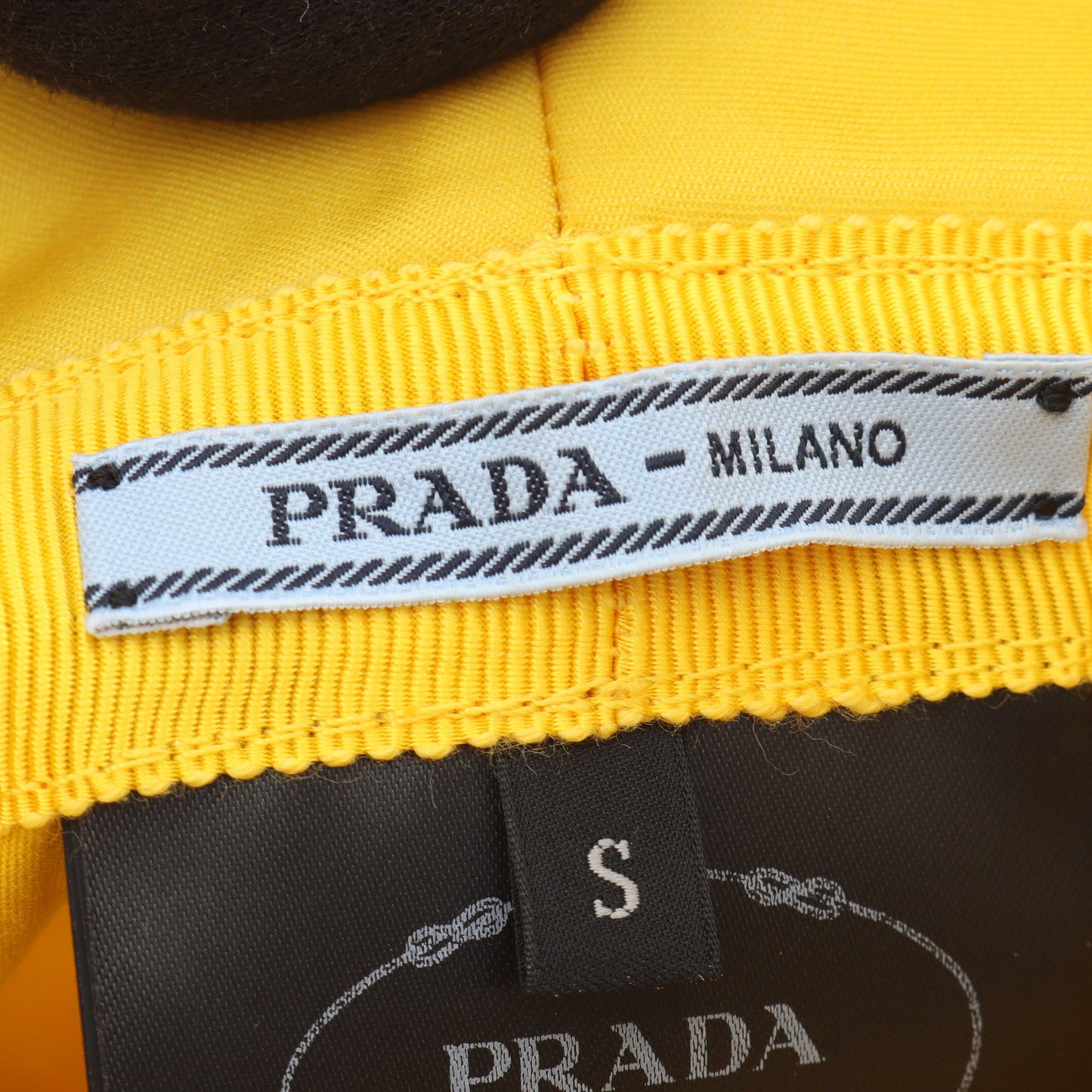 Re-Nylon ストライプ バケットハット 帽子 ナイロン イエロー ホワイト ブラック プラダ 財布・小物 PRADA