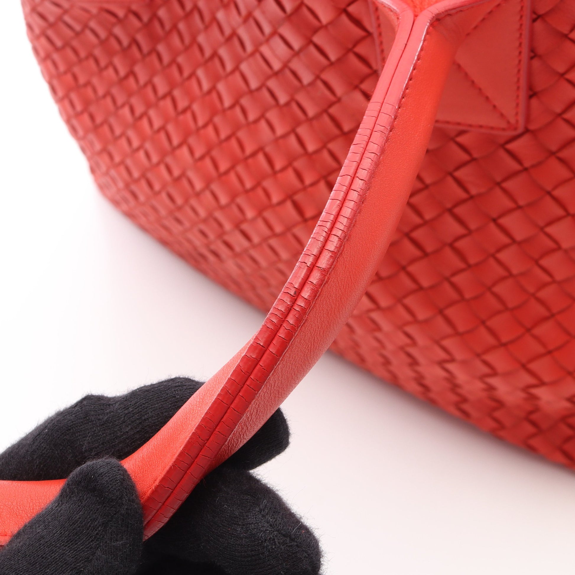 カバMM イントレチャート ハンドバッグ トートバッグ レザー レッド ボッテガヴェネタ バッグ BOTTEGA VENETA