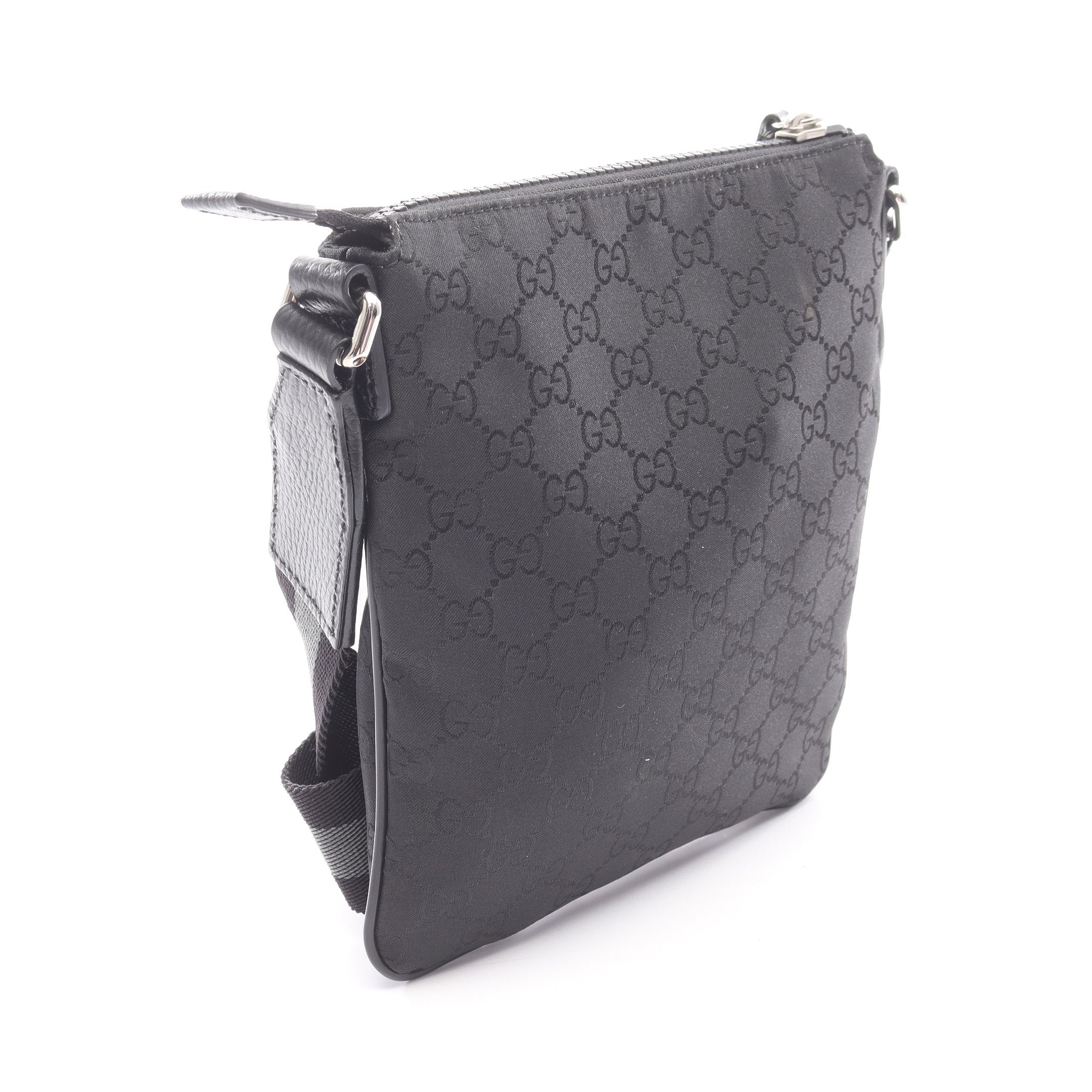 GUCCI グッチ ナイロン ショルダーバッグ ブラック レザー サコッシュ GUCCI（グッチ） バッグ メンズ 斜め掛けショルダーバッグ GGナイロン