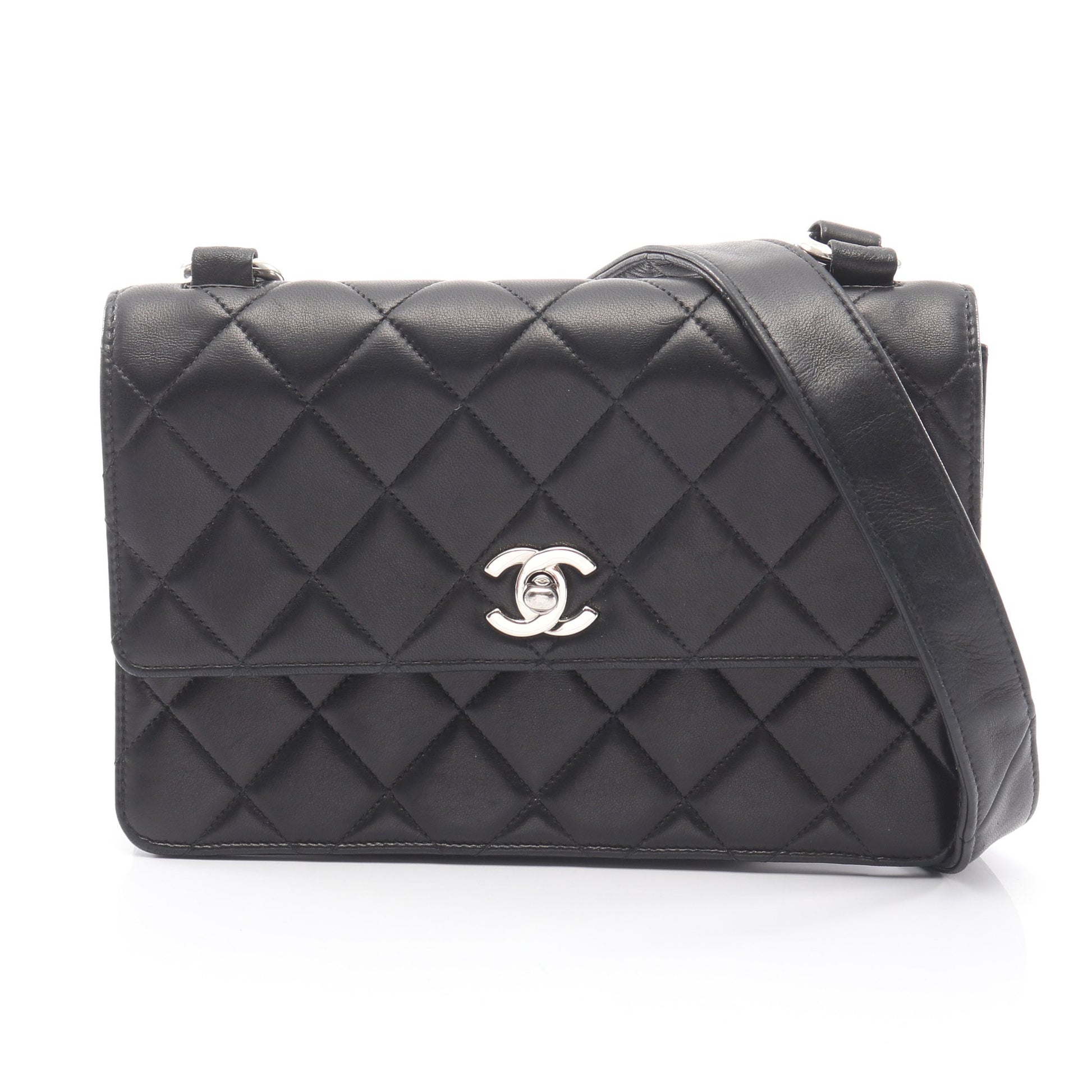 マトラッセ ショルダーバッグ ラムスキン ブラック シルバー金具 シャネル バッグ CHANEL