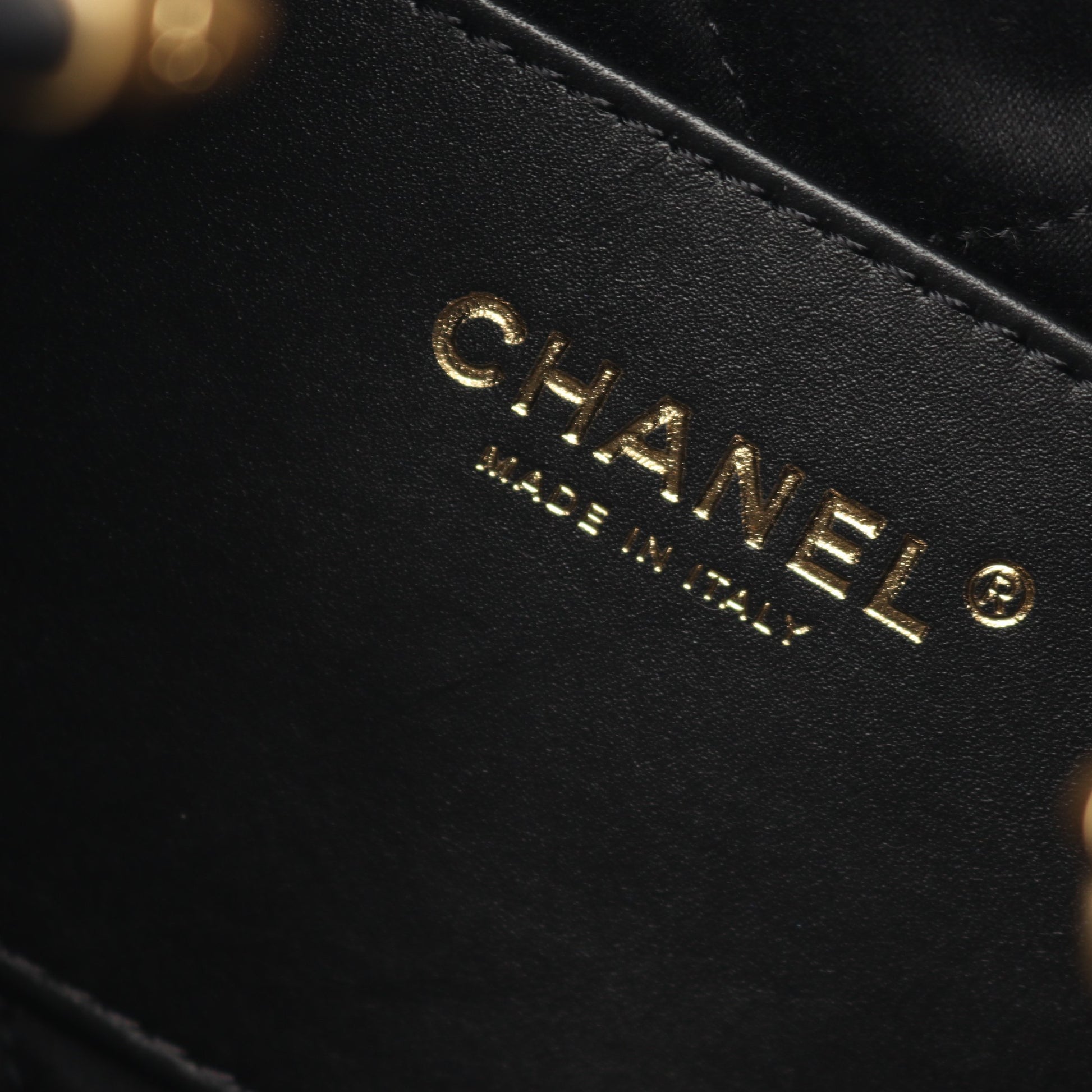 CHANEL 22 ミニ チェーンショルダーバッグ レザー ブラック ゴールド金具 シャネル バッグ CHANEL