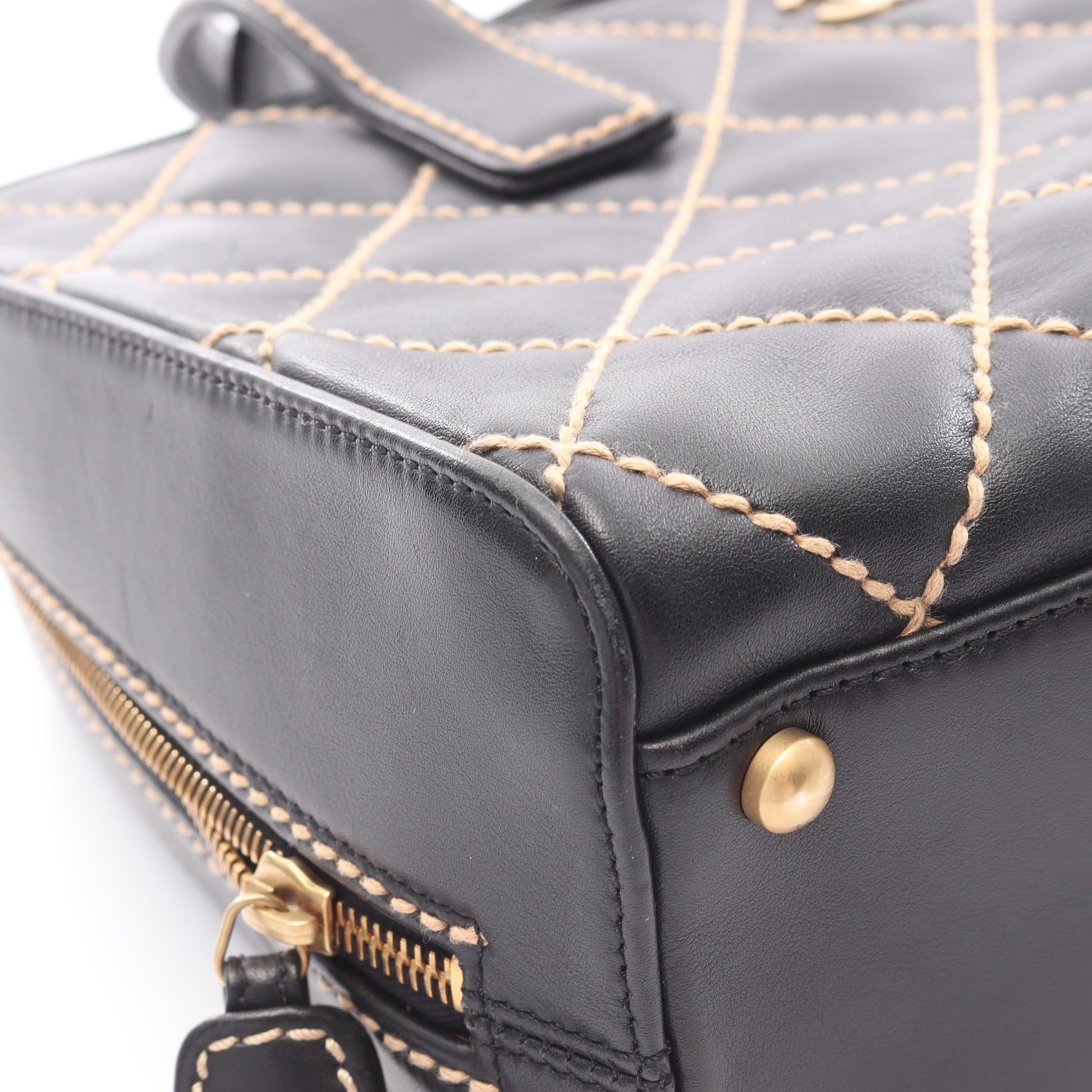 ワイルドステッチ ハンドバッグ レザー ブラック ゴールド金具 シャネル バッグ CHANEL