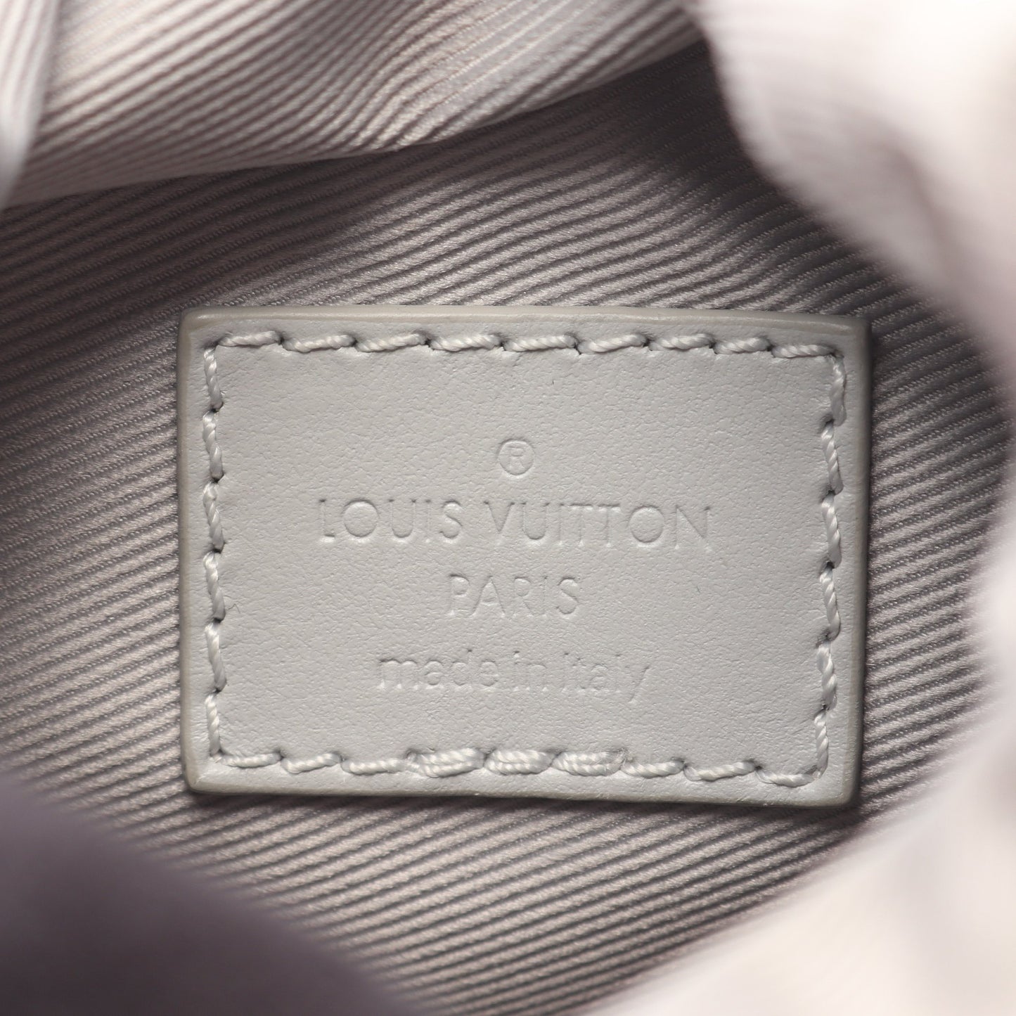 チョークナノバッグ ホワイトモノグラム ショルダーバッグ PVC レザー ホワイト ライトグレー ルイヴィトン バッグ LOUIS VUITTON