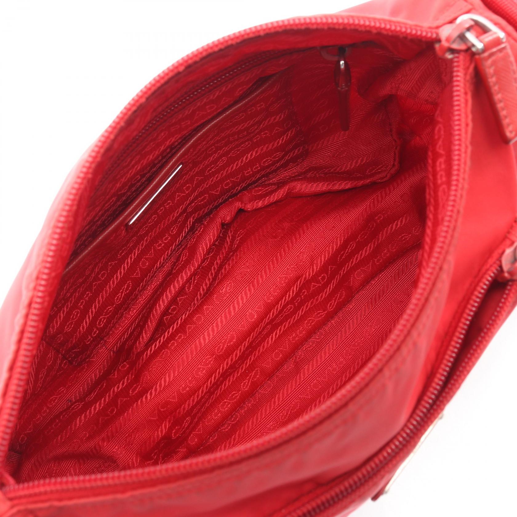お値下げ！プラダ  サフィアーノショルダーバッグ  レッド 中古・古着通販】PRADA (プラダ) サフィアーノレザーショルダーバッグ
