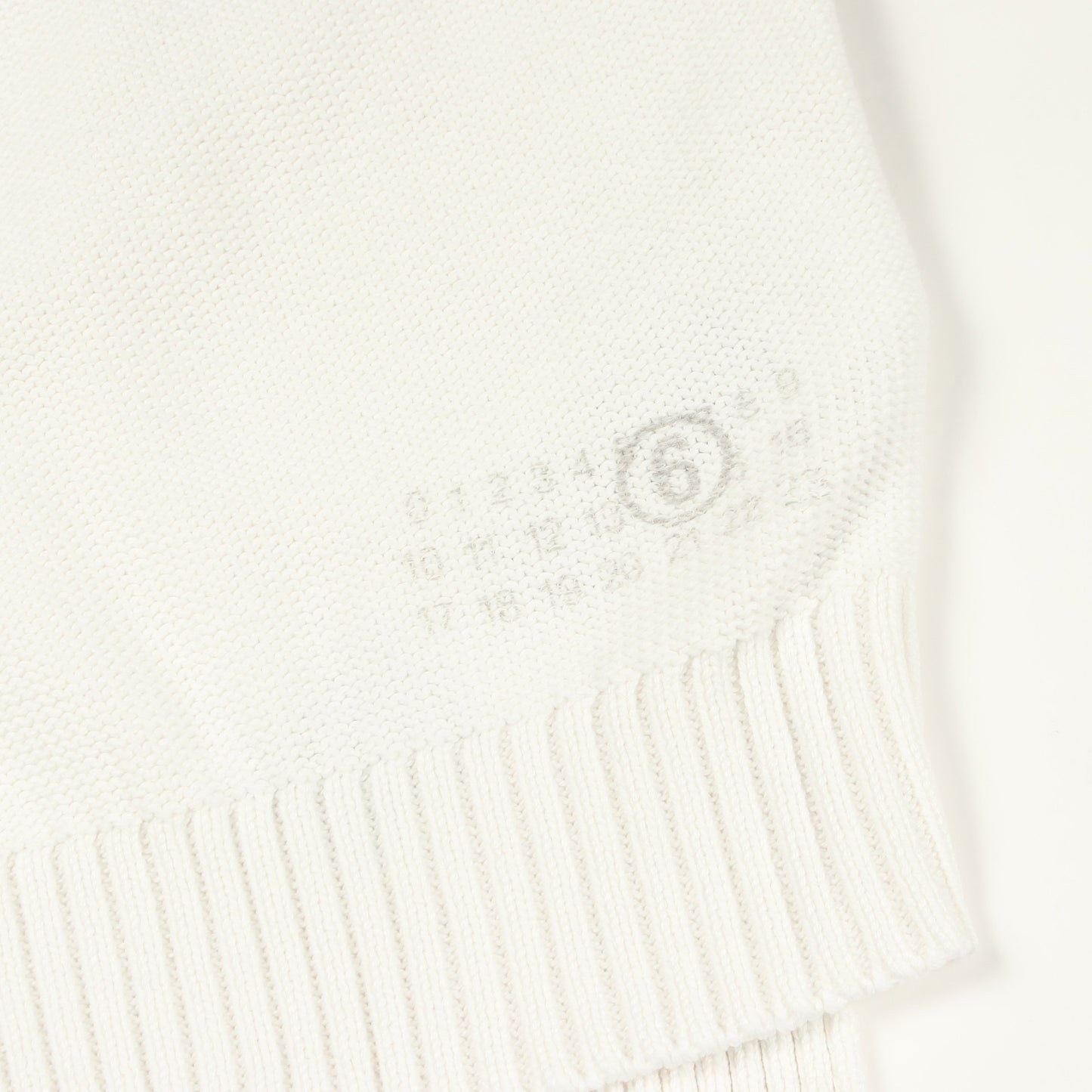 ナンバリングロゴ キッズ ニット コットン ホワイト エムエムシックスメゾンマルジェラ トップス MM6 MAISON MARGIELA
