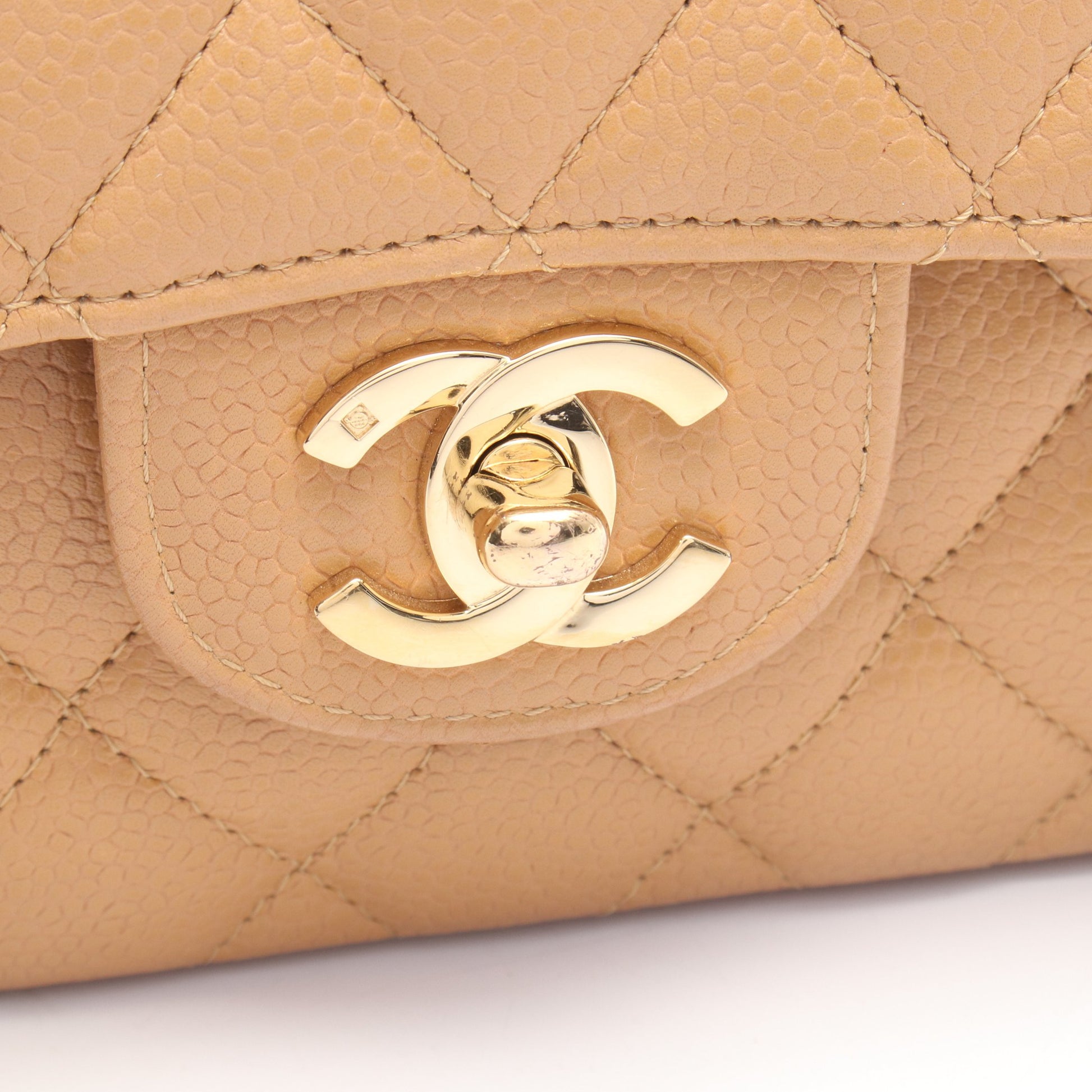 マトラッセ Wフラップ Wチェーンショルダーバッグ キャビアスキン ベージュ ゴールド金具 シャネル バッグ CHANEL