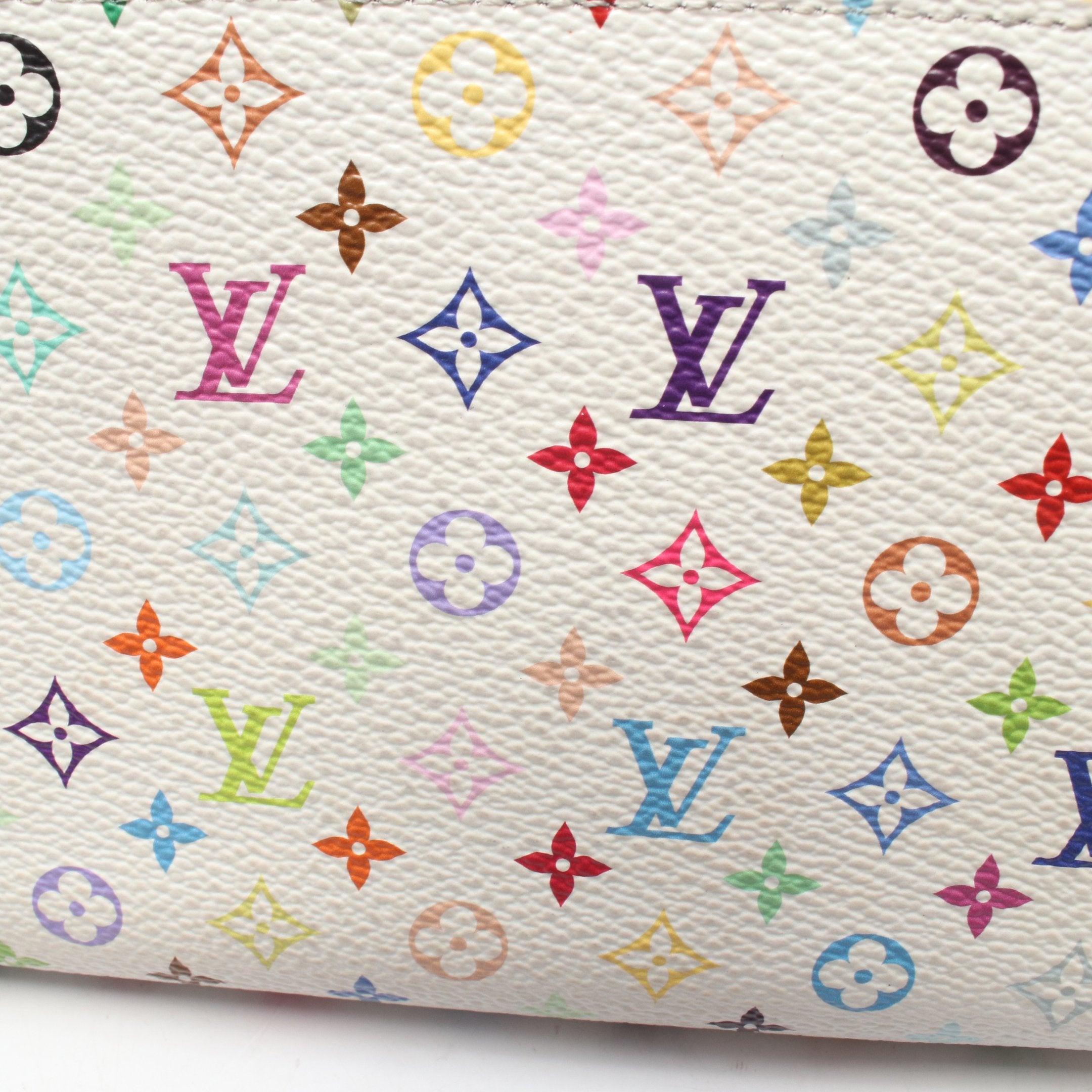LOUIS VUITTON ルイ・ヴィトン ラウンド長財布 LV × TM ジッピーウォレット LV × TM ジッピーウォレット ラウンドファスナー長財布 PVC ホワイト