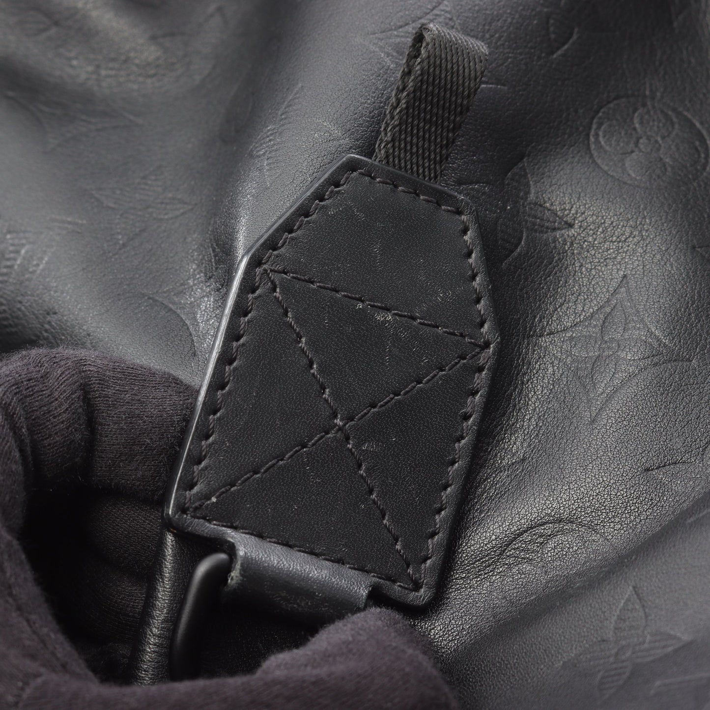 ディスカバリー バックパック モノグラムシャドウ リュックサック レザー ブラック ルイヴィトン バッグ LOUIS VUITTON