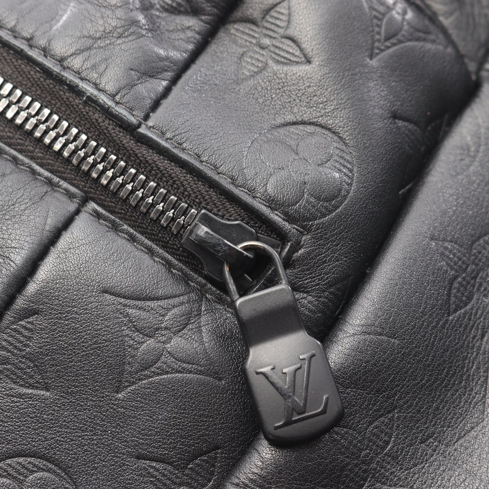 ディスカバリー バックパック モノグラムシャドウ リュックサック レザー ブラック ルイヴィトン バッグ LOUIS VUITTON