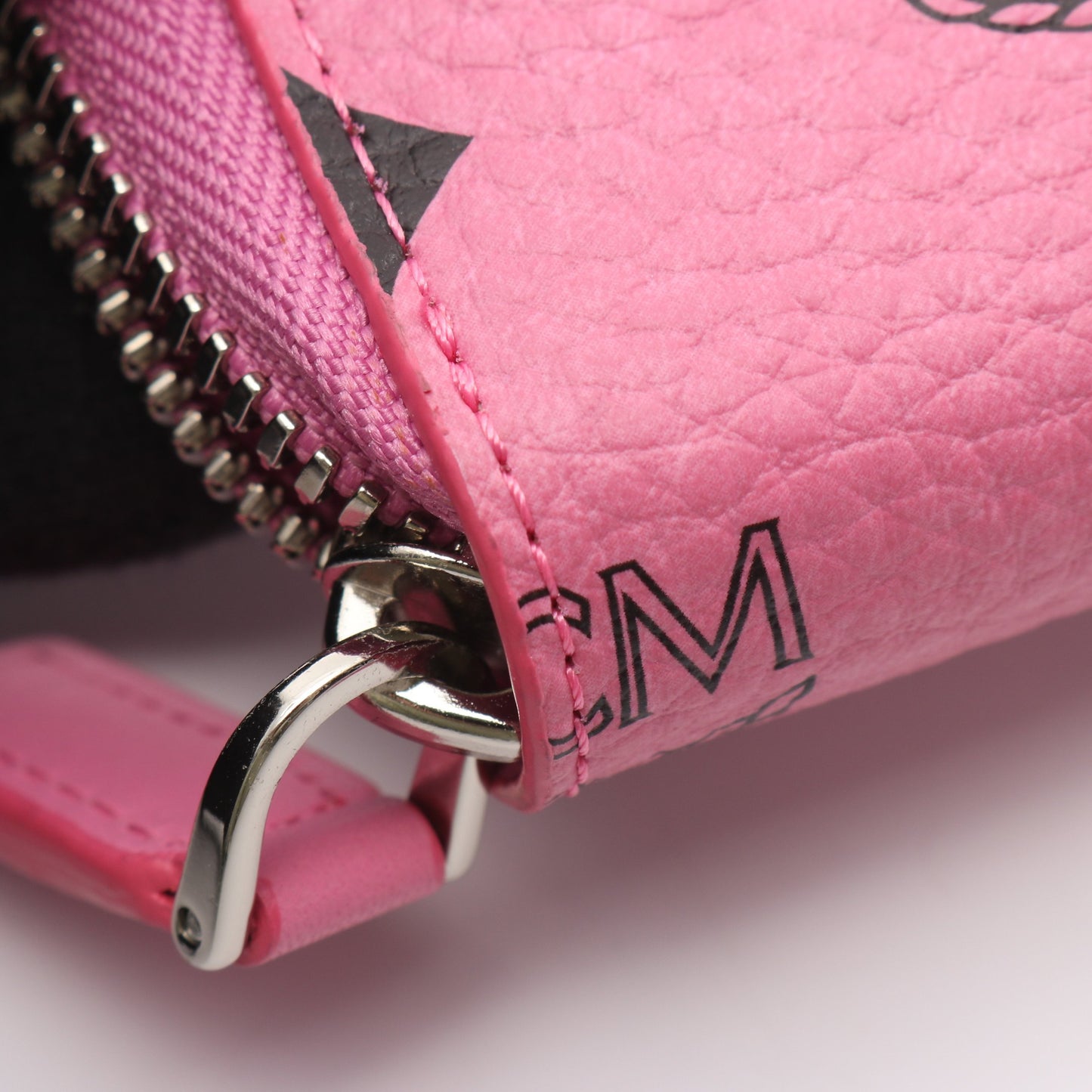 ヴィセトス ラウンドファスナー財布 PVC レザー ピンク エムシーエム 財布・小物 MCM