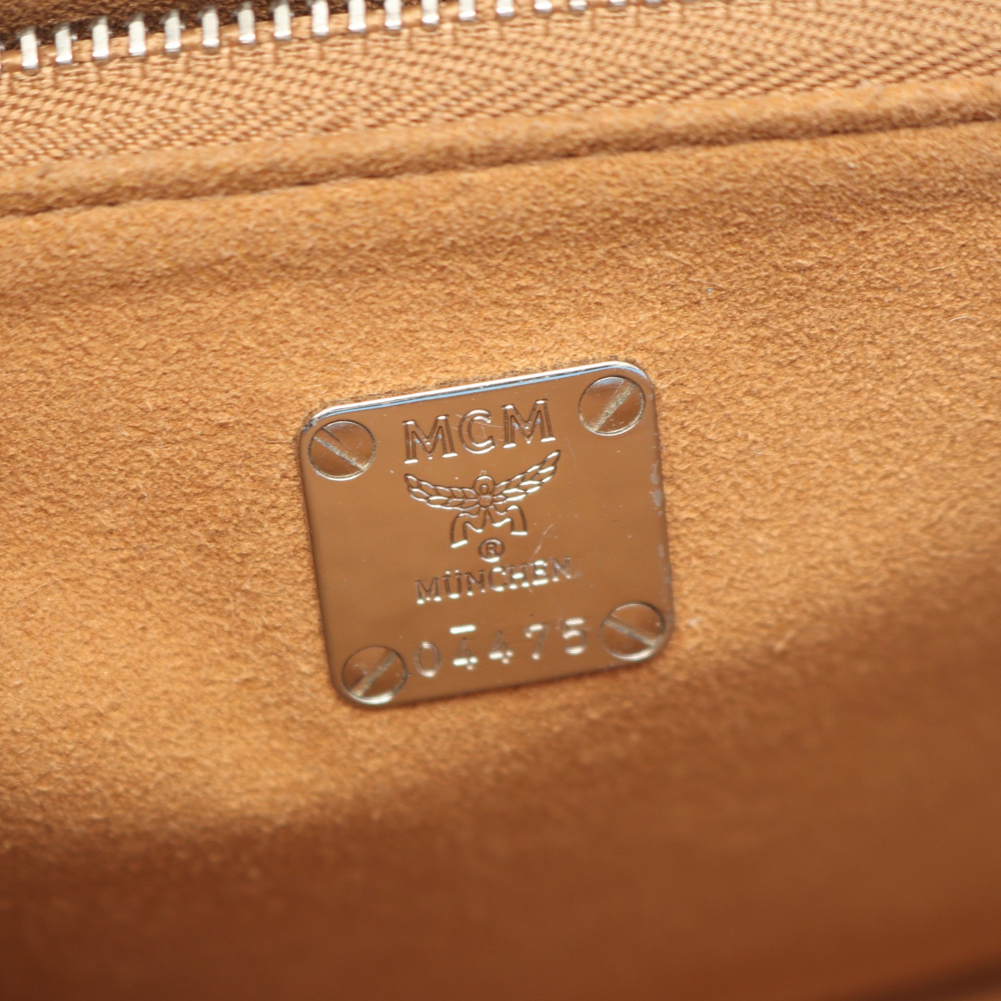 ショルダーバッグ レザー ブルー エムシーエム バッグ MCM
