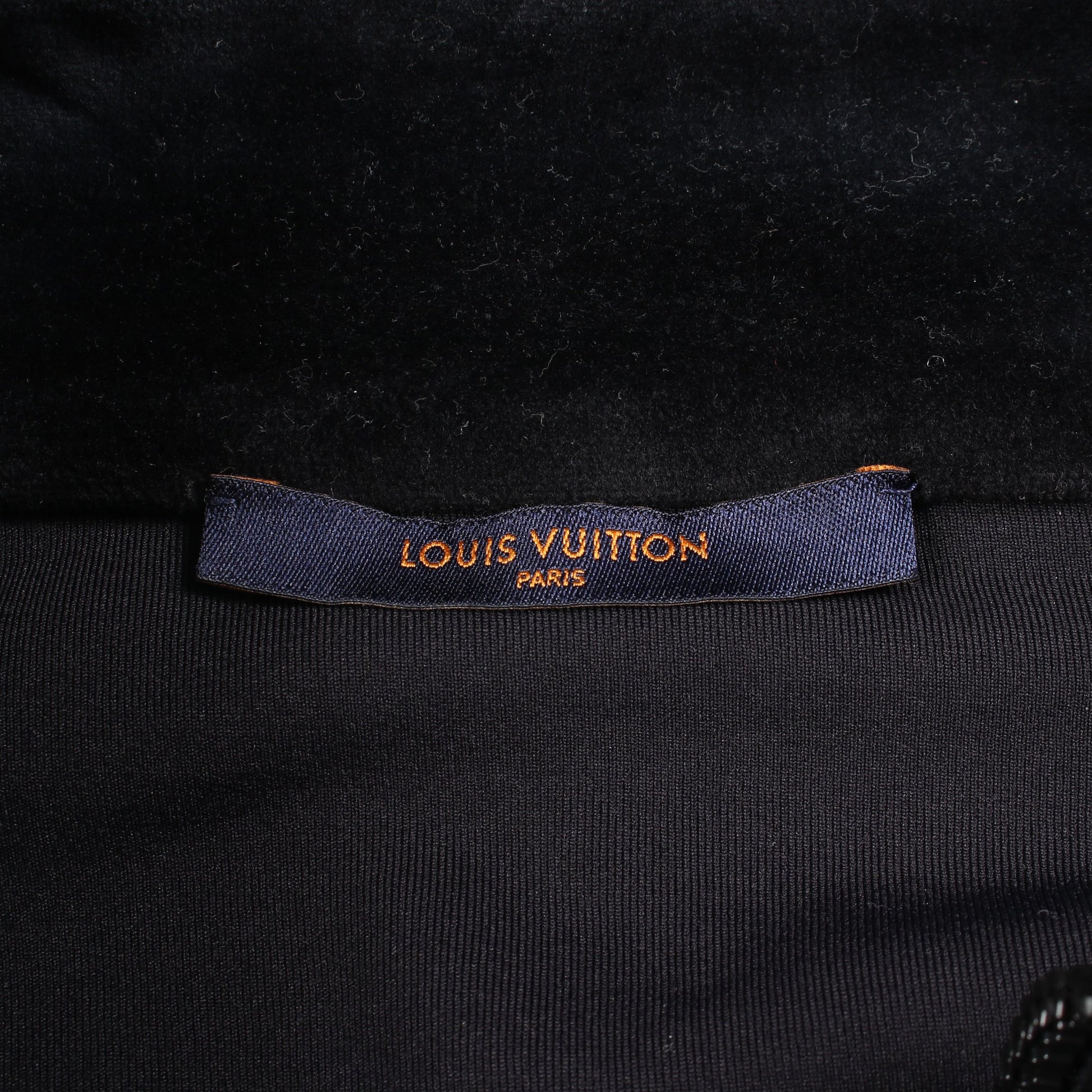 モノグラム エンボス加工 ハーフジップ ブルゾン コットン ブラック ルイヴィトン アウター LOUIS VUITTON