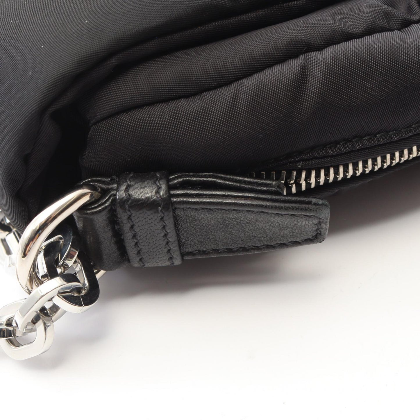 TESSUTO BOMBER チェーンショルダーバッグ ナイロン レザー ブラック プラダ バッグ PRADA
