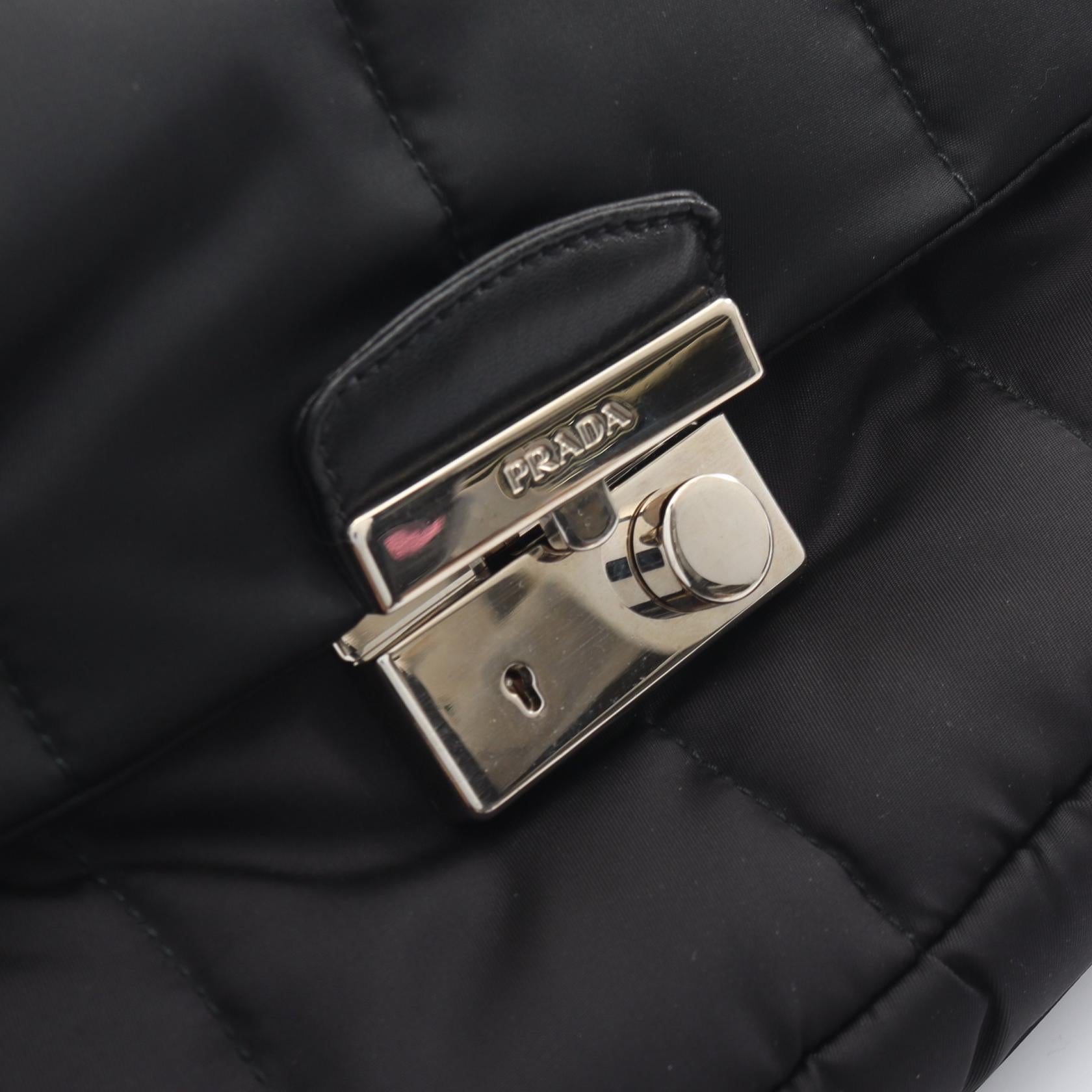TESSUTO BOMBER チェーンショルダーバッグ ナイロン レザー ブラック プラダ バッグ PRADA