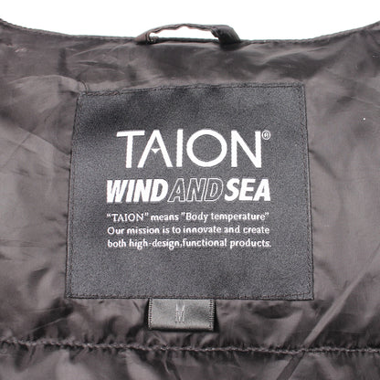WIND AND SEA × TAION カモフラージュ ノーカラー ダウンジャケット ブラウン マルチカラー ウィンダンシー アウター WIND AND SEA