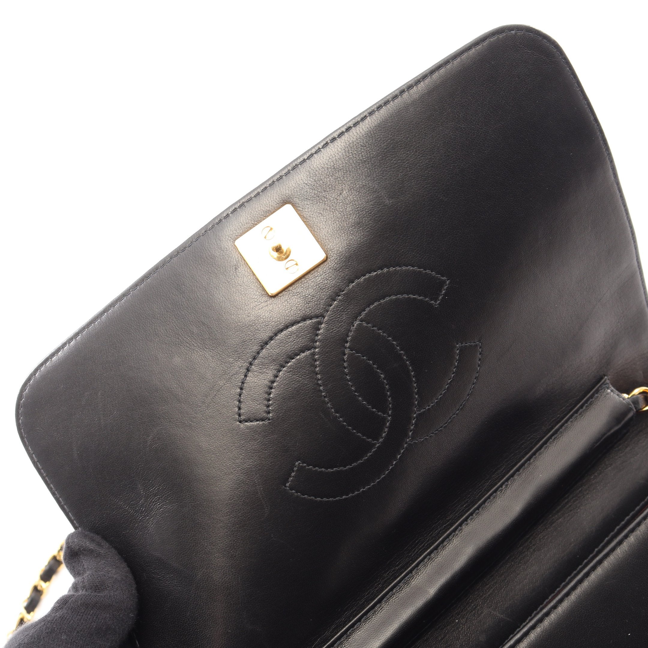 CHANEL シャネル ショルダーバッグ マトラッセ フルフラップ プッシュロック マトラッセ フルフラップ プッシュロック チェーンショルダーバッグ
