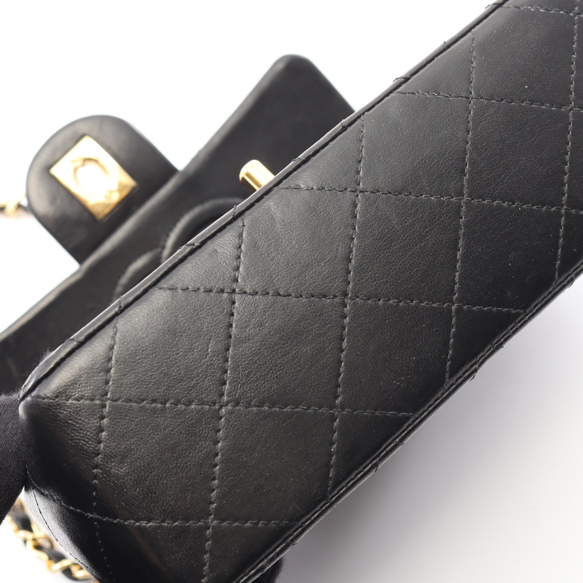 ミニマトラッセ チェーンショルダーバッグ ラムスキン ブラック ゴールド金具 シャネル バッグ CHANEL