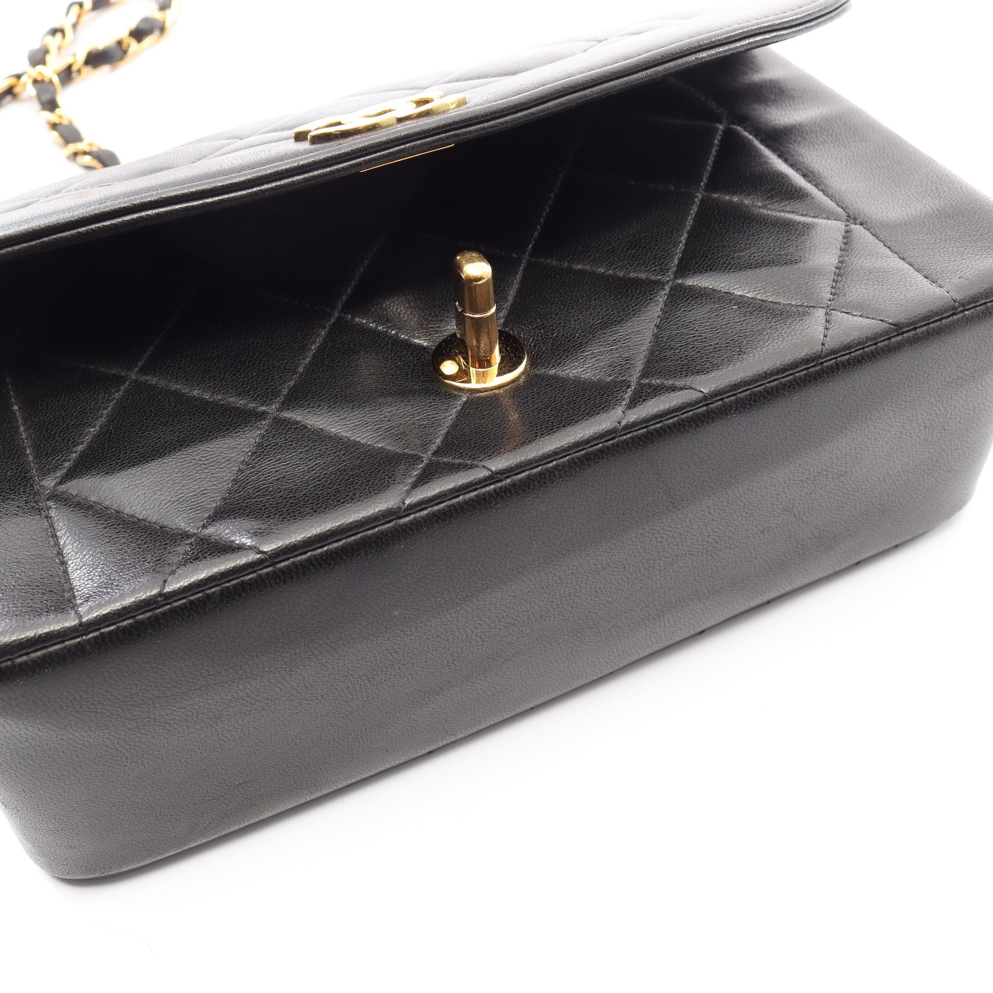 マトラッセ ダイアナフラップ チェーンショルダーバッグ ラムスキン ブラック ゴールド金具 シャネル バッグ CHANEL