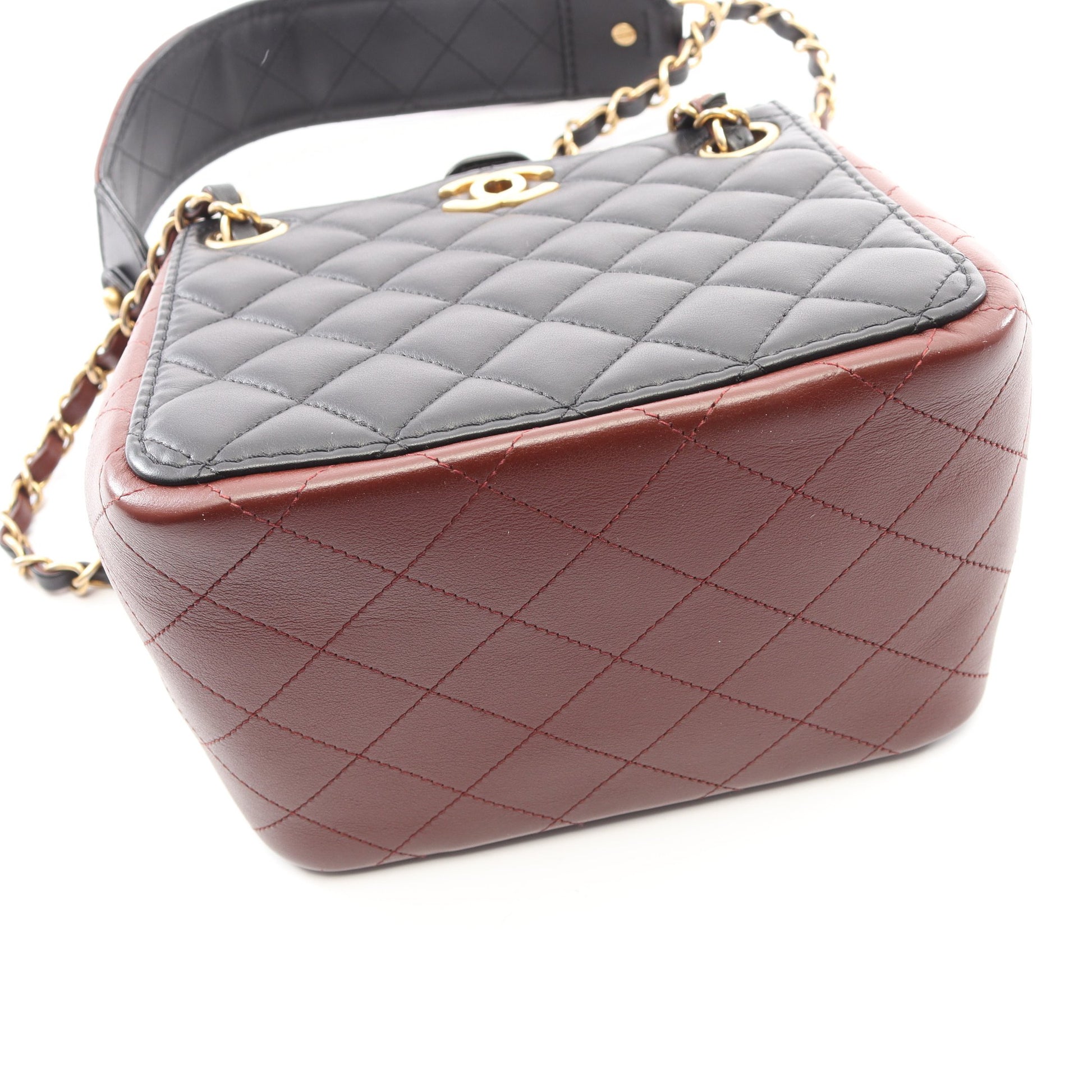 マトラッセ スモール バケット チェーンショルダーバッグ ラムスキン ブラック ブラウン ゴールド金具 シャネル バッグ CHANEL