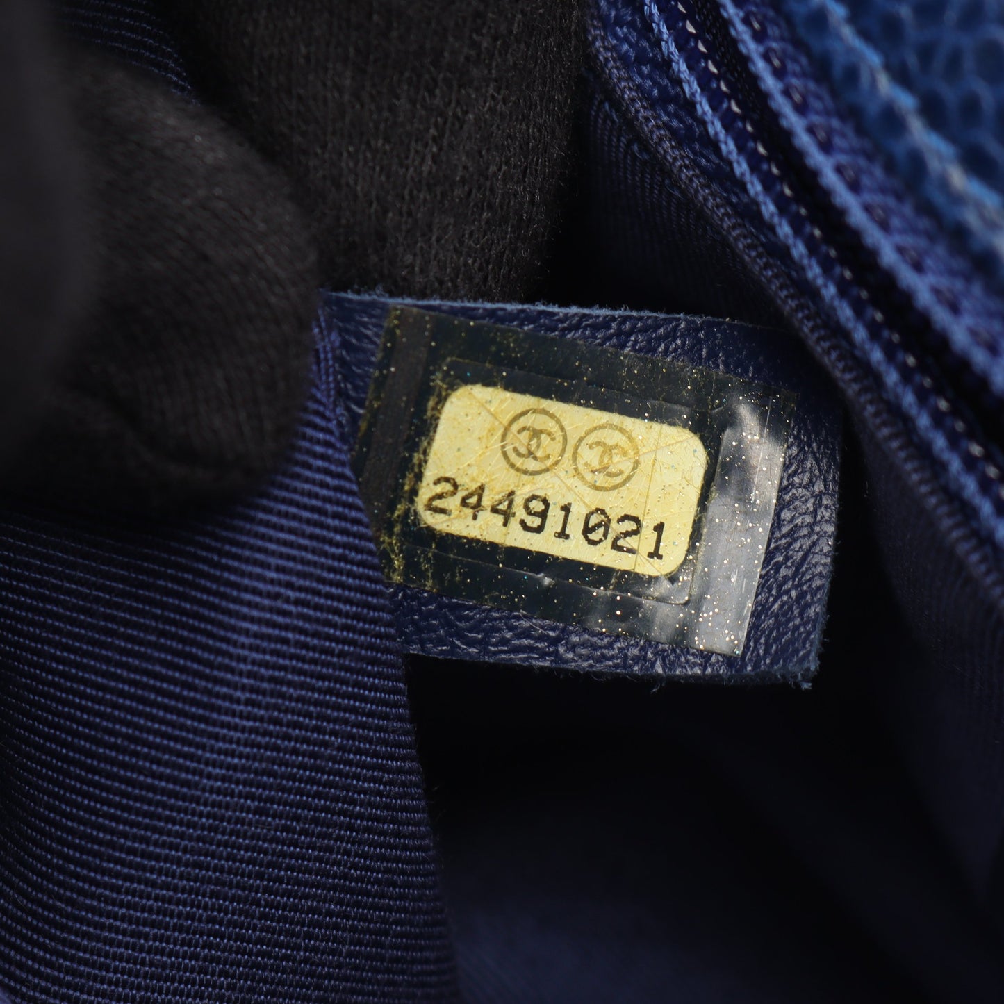 マトラッセ 2WAY チェーンショルダーバッグ キャビアスキン ブルー ゴールド金具 シャネル バッグ CHANEL