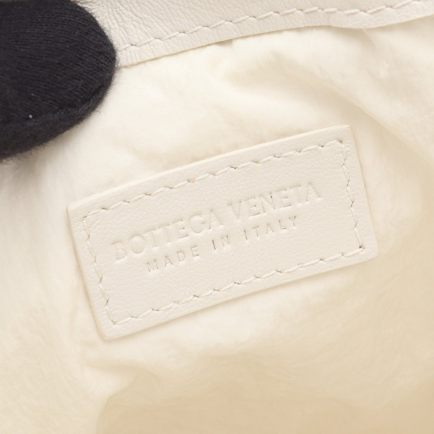 DUST BAG ダストバッグ イントレチャート ワンショルダーバッグ レザー オフホワイト ボッテガヴェネタ バッグ BOTTEGA VENETA
