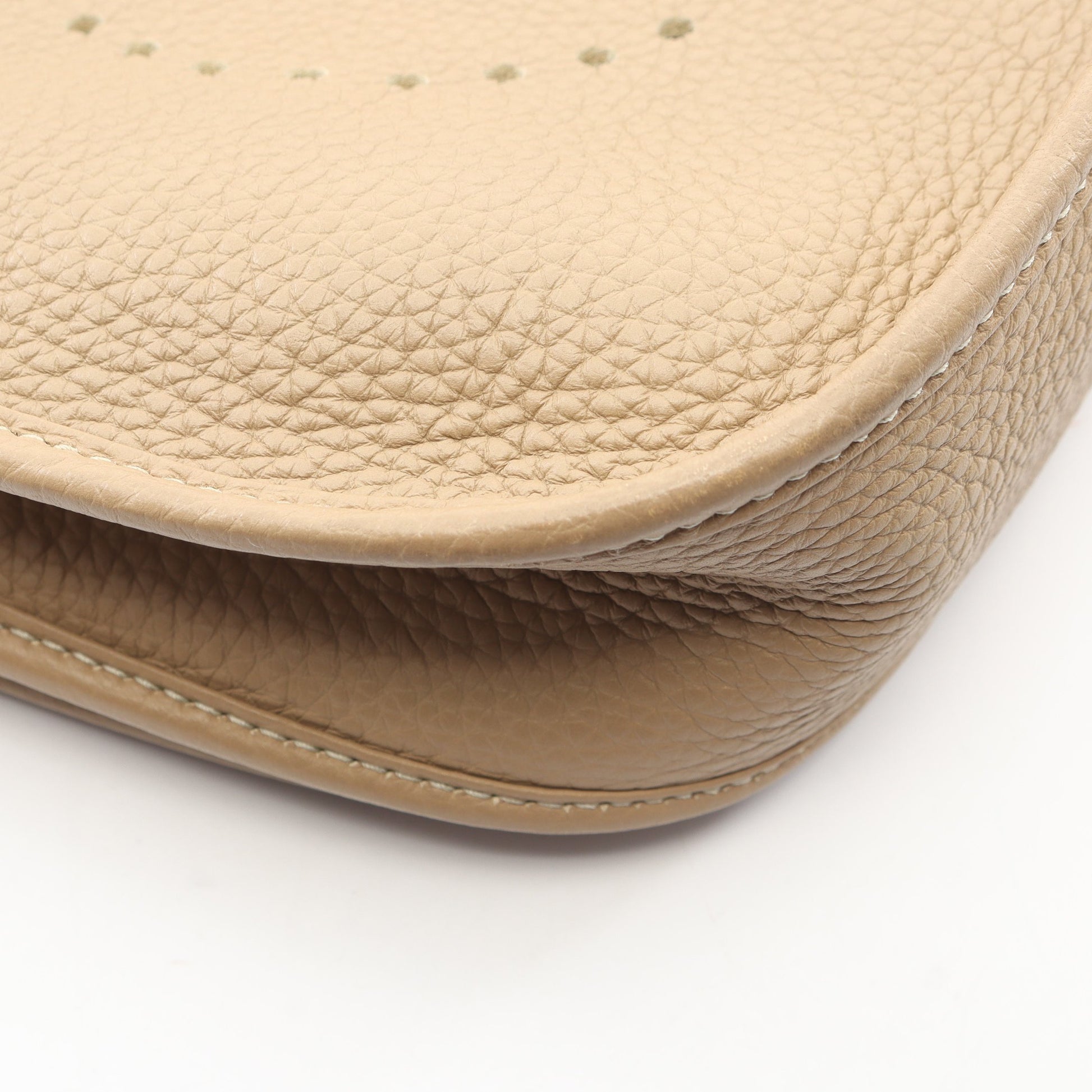 エヴリン 3 トロワ PM トレンチ ショルダーバッグ トリヨンクレマンス ベージュ ゴールド金具 Z刻印 エルメス バッグ HERMES