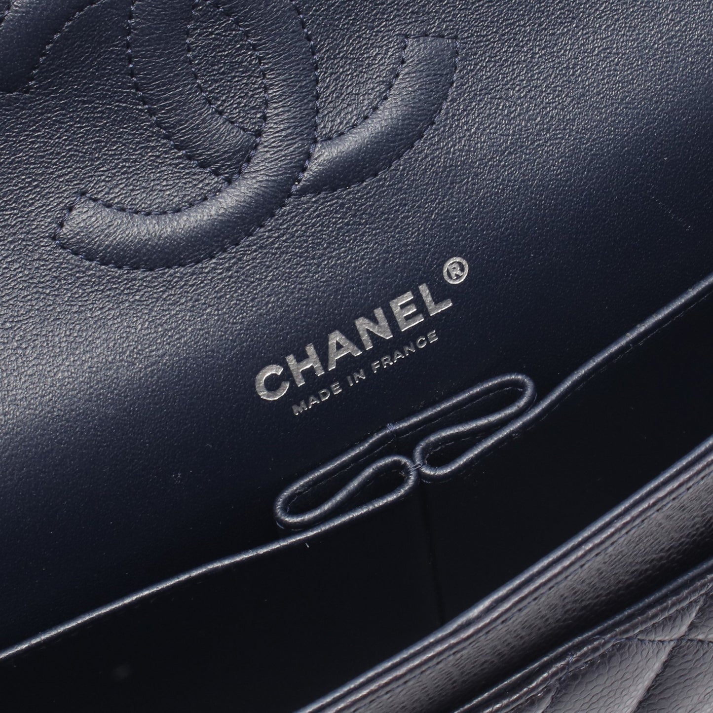 マトラッセ Wフラップ Wチェーンショルダーバッグ キャビアスキン ネイビー シルバー金具 シャネル バッグ CHANEL